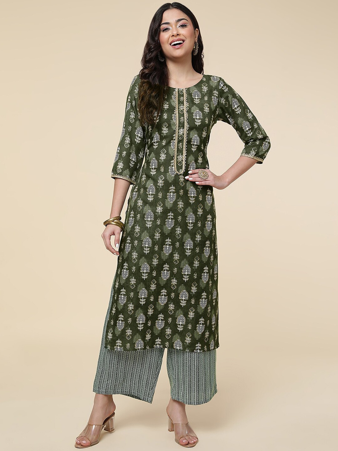 CLEMIRA Ethnic Motifs Printed Regular Gotta Patti Kurta With Palazzos & Dupatta, Green
CLEMIRA Ethnic Motifs Printed Regular Gotta Patti Kurta With Palazzos & Dupatta, Green