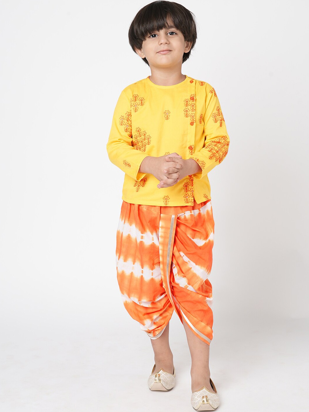 LIL DRAMA Boys Floral Embroidered Thread Work Pure Cotton Kurta With Dhoti Pants, Yellow
LIL DRAMA Boys Floral Embroidered Thread Work Pure Cotton Kurta With Dhoti Pants, Yellow