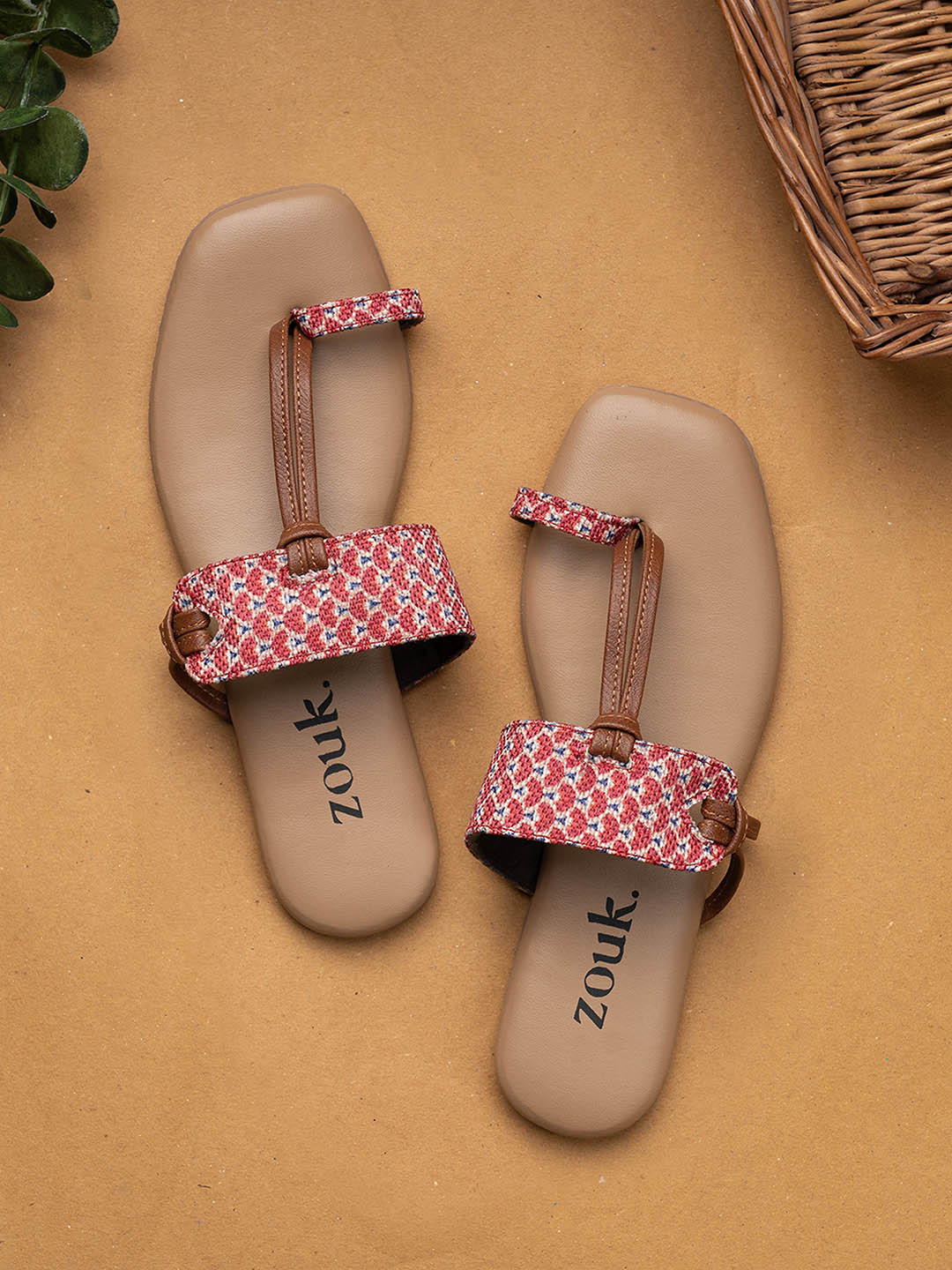 ZOUK Printed One Toe Flats, Red
ZOUK Printed One Toe Flats, Red