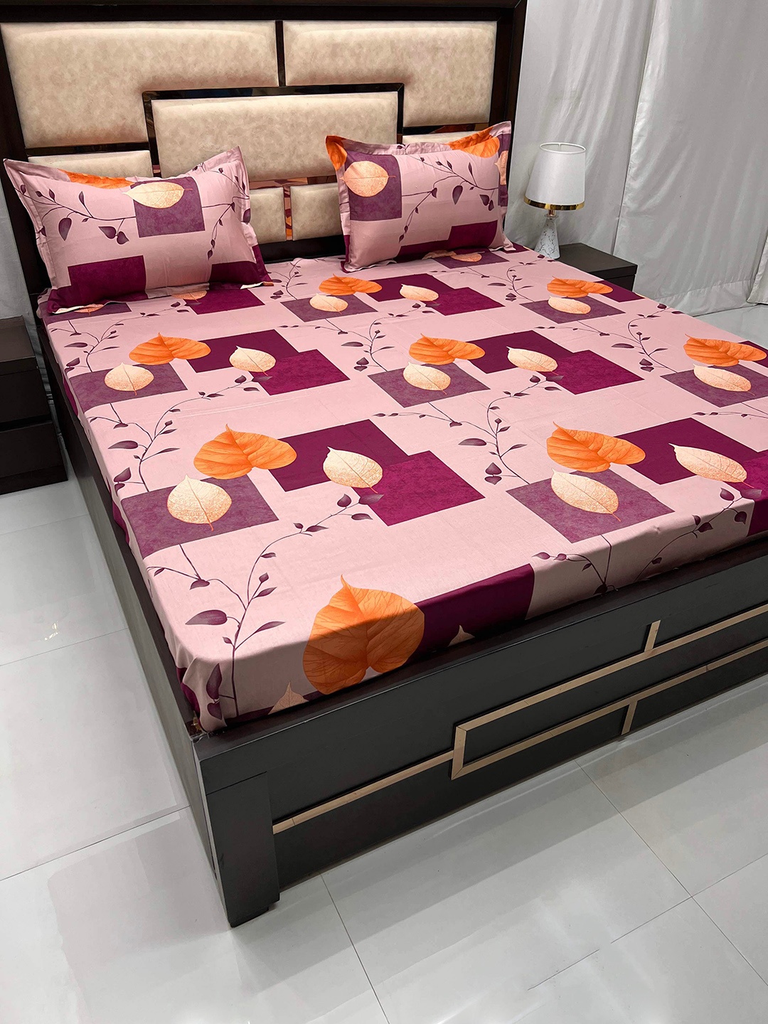 Pure Decor Velar Sib Pink & Orange Floral Printed Pure Cotton 400 TC King Bedsheet Set
Pure Decor Velar Sib Pink & Orange Floral Printed Pure Cotton 400 TC King Bedsheet Set