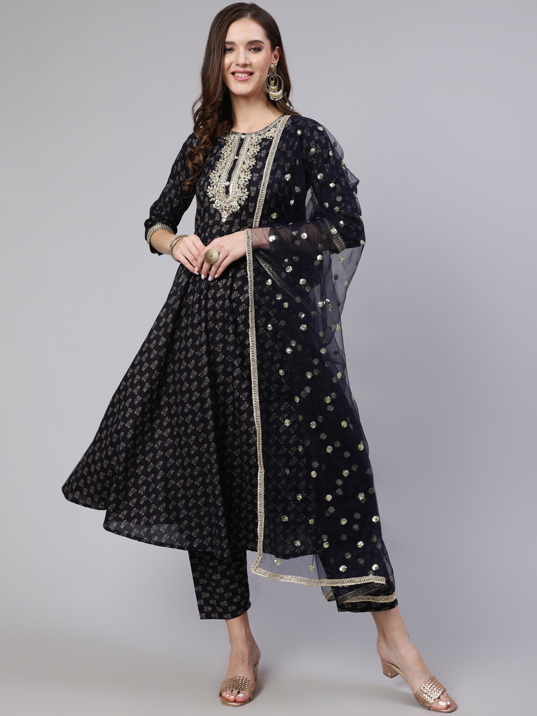 Nayo Navy Blue Ethnic Motifs Printed Regular Pure Cotton Kurta & Trousers With Dupatta
Nayo Navy Blue Ethnic Motifs Printed Regular Pure Cotton Kurta & Trousers With Dupatta