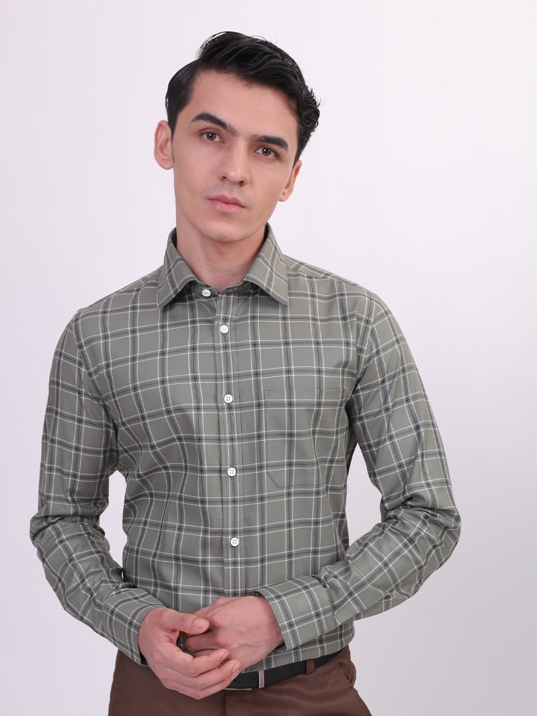 LOUIS STITCH Comfort Regular Fit Checked Spread Collar Pure Cotton Formal Shirt, Green
LOUIS STITCH Comfort Regular Fit Checked Spread Collar Pure Cotton Formal Shirt, Green