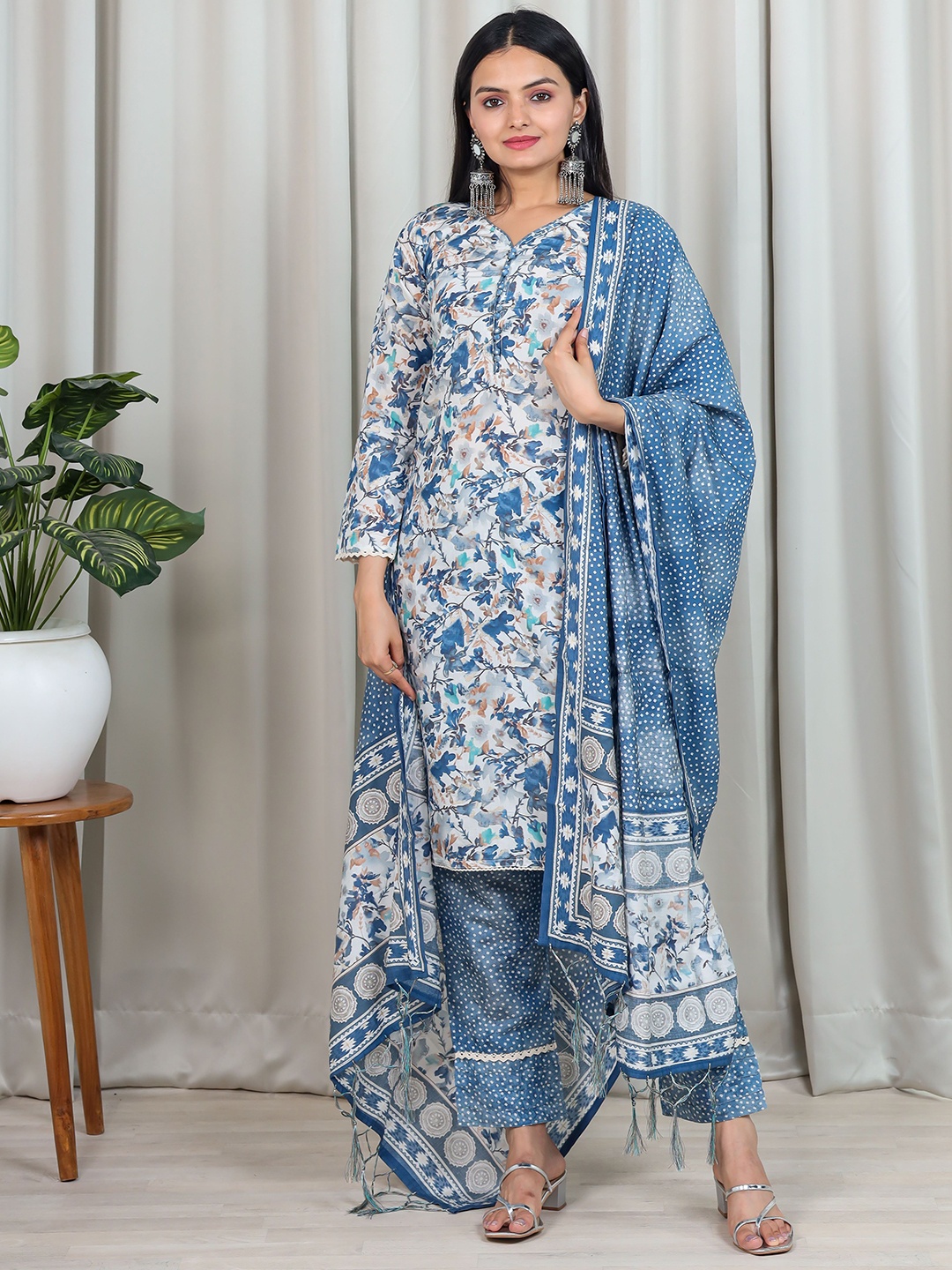 Vidraa Western Store Floral Printed Chanderi Cotton Kurta With Trousers & Dupatta, Blue
Vidraa Western Store Floral Printed Chanderi Cotton Kurta With Trousers & Dupatta, Blue