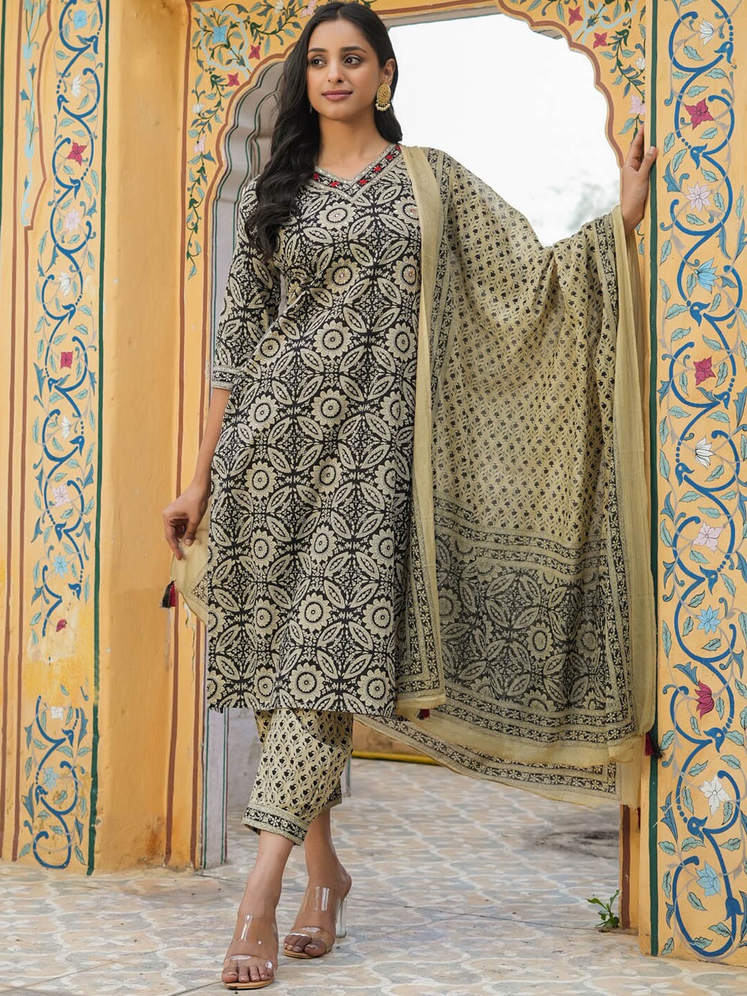 RangDeep Floral Printed Regular Mirror Work Pure Cotton Kurta With Trousers & Dupatta, Black
RangDeep Floral Printed Regular Mirror Work Pure Cotton Kurta With Trousers & Dupatta, Black