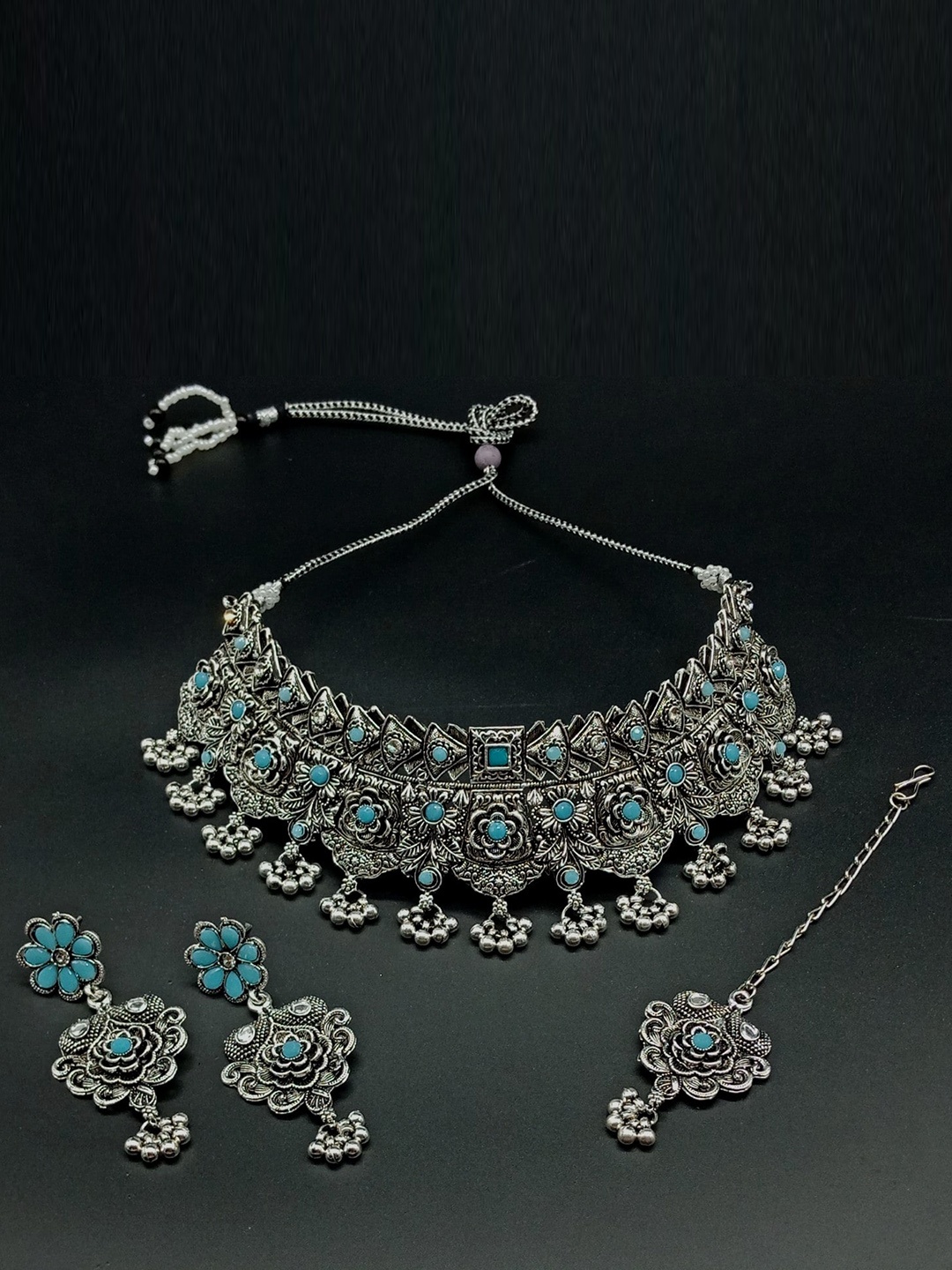 AASHISH IMITATION Rhodium-Plated Kundan Studded & Beaded Jewellery Set With Maang Tikka, Silver
AASHISH IMITATION Rhodium-Plated Kundan Studded & Beaded Jewellery Set With Maang Tikka, Silver
