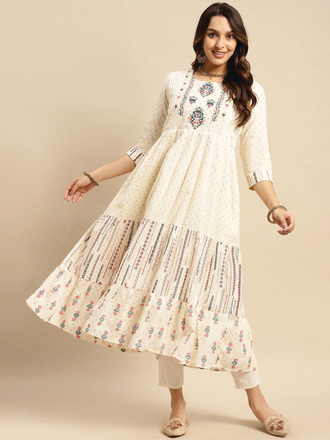 Rangita Ethnic Motif Woven Design Regular Sleeves Thread Work Pure Cotton Anarkali Kurta, Off white
Rangita Ethnic Motif Woven Design Regular Sleeves Thread Work Pure Cotton Anarkali Kurta, Off white