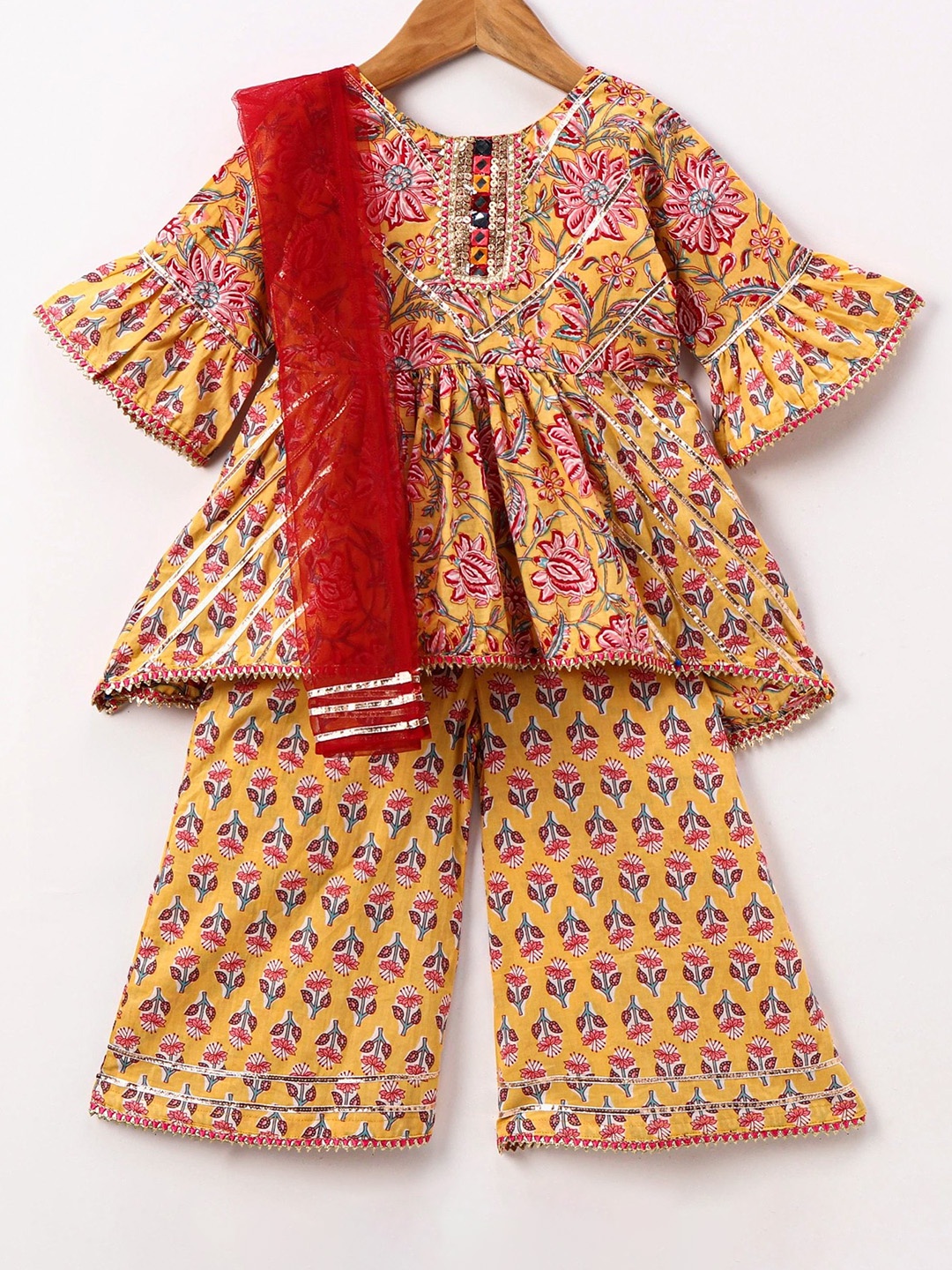 Enfance Girls Floral Printed Gotta Patti Pure Cotton Kurti With Palazzos & Dupatta, Yellow
Enfance Girls Floral Printed Gotta Patti Pure Cotton Kurti With Palazzos & Dupatta, Yellow