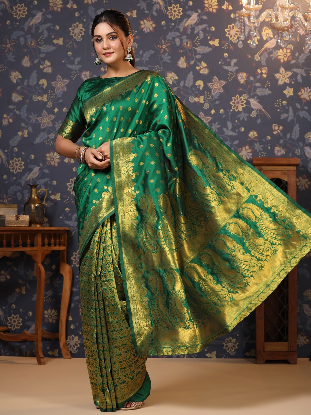 House of Pataudi Ethnic Motif Woven deisgn Pure Silk Zari Banarasi Saree, Fluorescent green
House of Pataudi Ethnic Motif Woven deisgn Pure Silk Zari Banarasi Saree, Fluorescent green