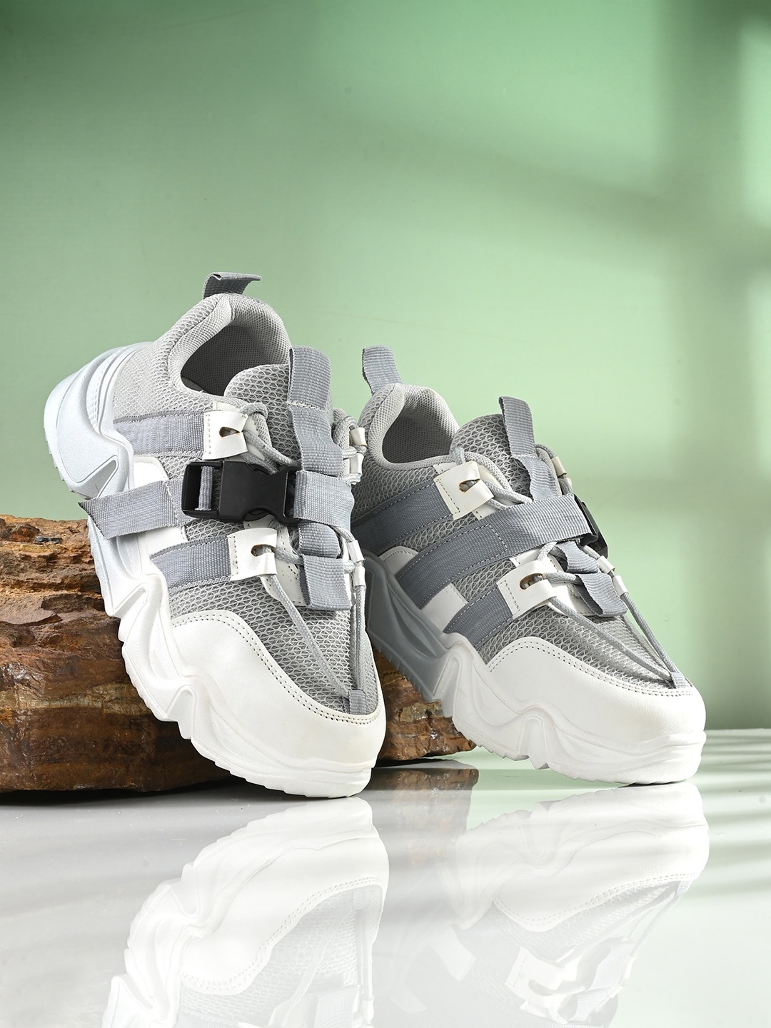 The Roadster Lifestyle Co. Women Grey & White Textured Padded Contrast Sole Sneakers
The Roadster Lifestyle Co. Women Grey & White Textured Padded Contrast Sole Sneakers