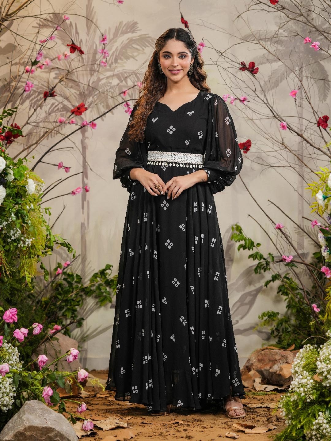 EverBloom Ethnic Motifs Printed Sweetheart Neck Gathered Belted Maxi Ethnic Dress, Black
EverBloom Ethnic Motifs Printed Sweetheart Neck Gathered Belted Maxi Ethnic Dress, Black