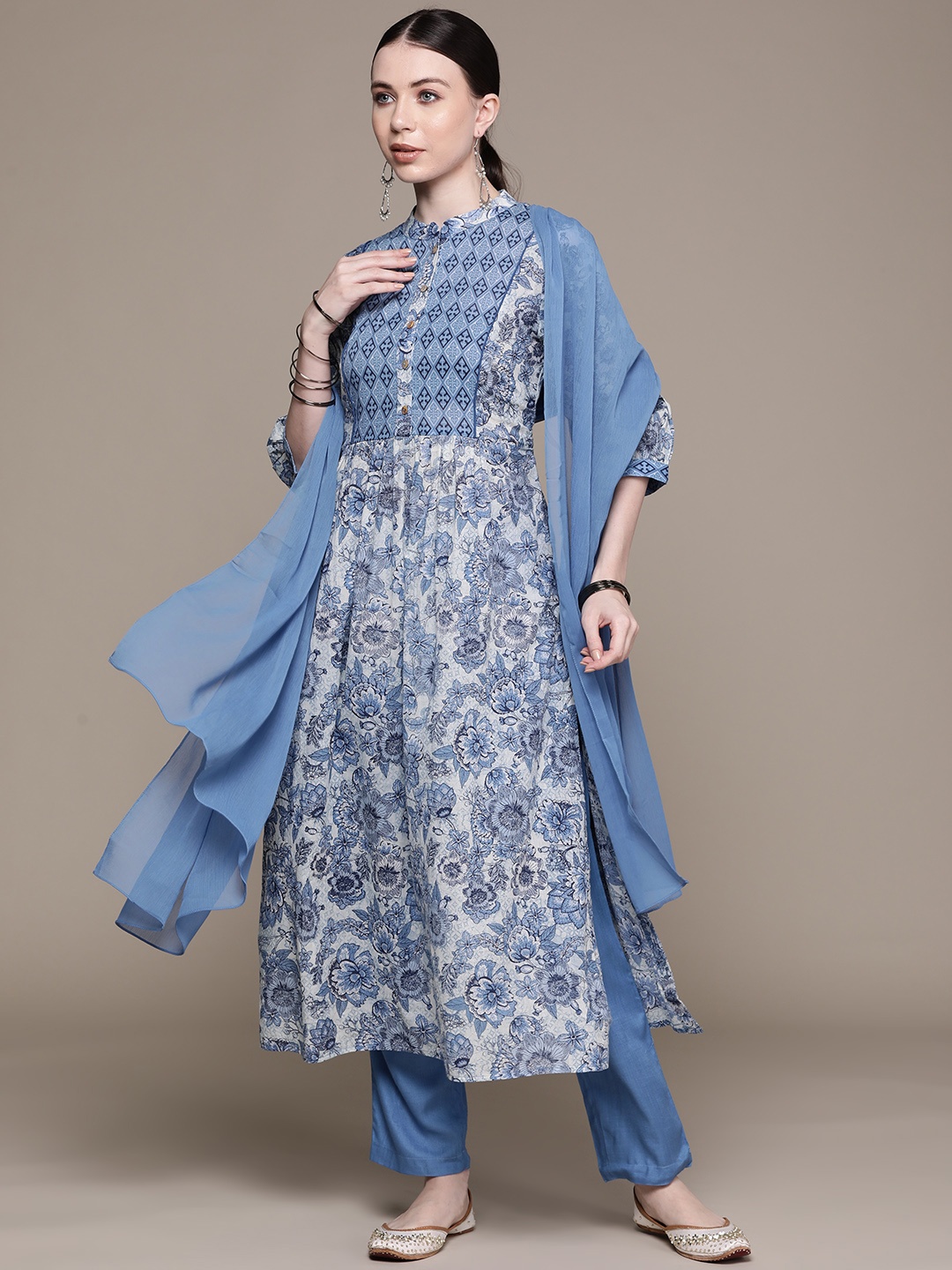 aarke Ritu Kumar Women Floral Printed Pure Cotton Kurta with Trousers & With Dupatta, Blue
aarke Ritu Kumar Women Floral Printed Pure Cotton Kurta with Trousers & With Dupatta, Blue
