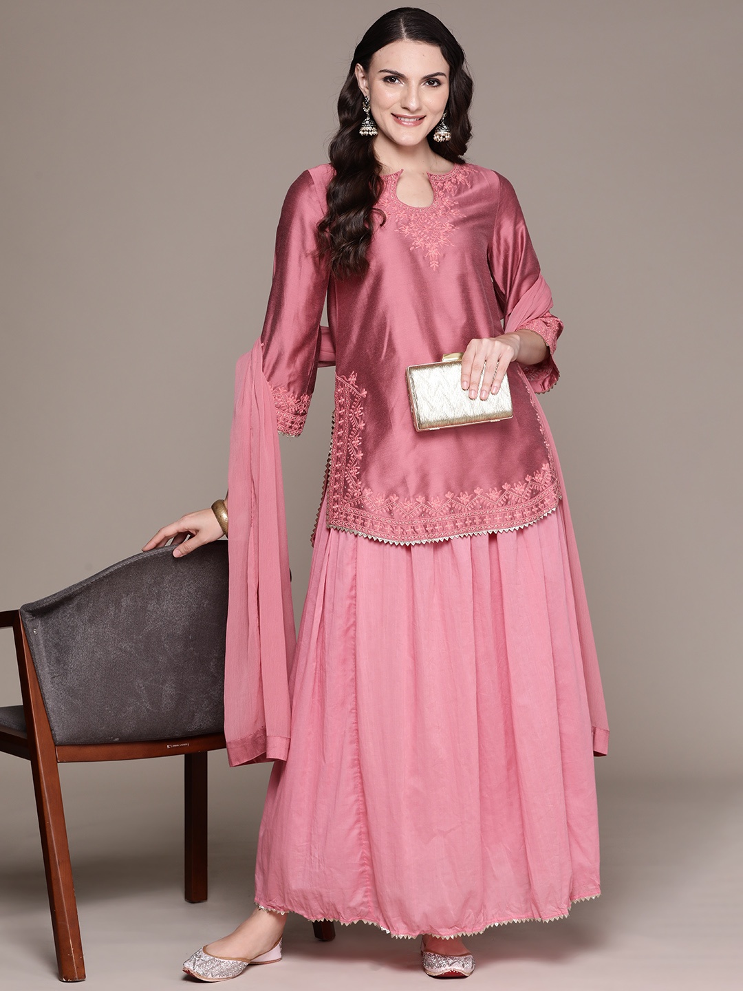 aarke Ritu Kumar Women Floral Embroidered Regular Gotta Patti Kurta with Skirt & Dupatta, Pink
aarke Ritu Kumar Women Floral Embroidered Regular Gotta Patti Kurta with Skirt & Dupatta, Pink