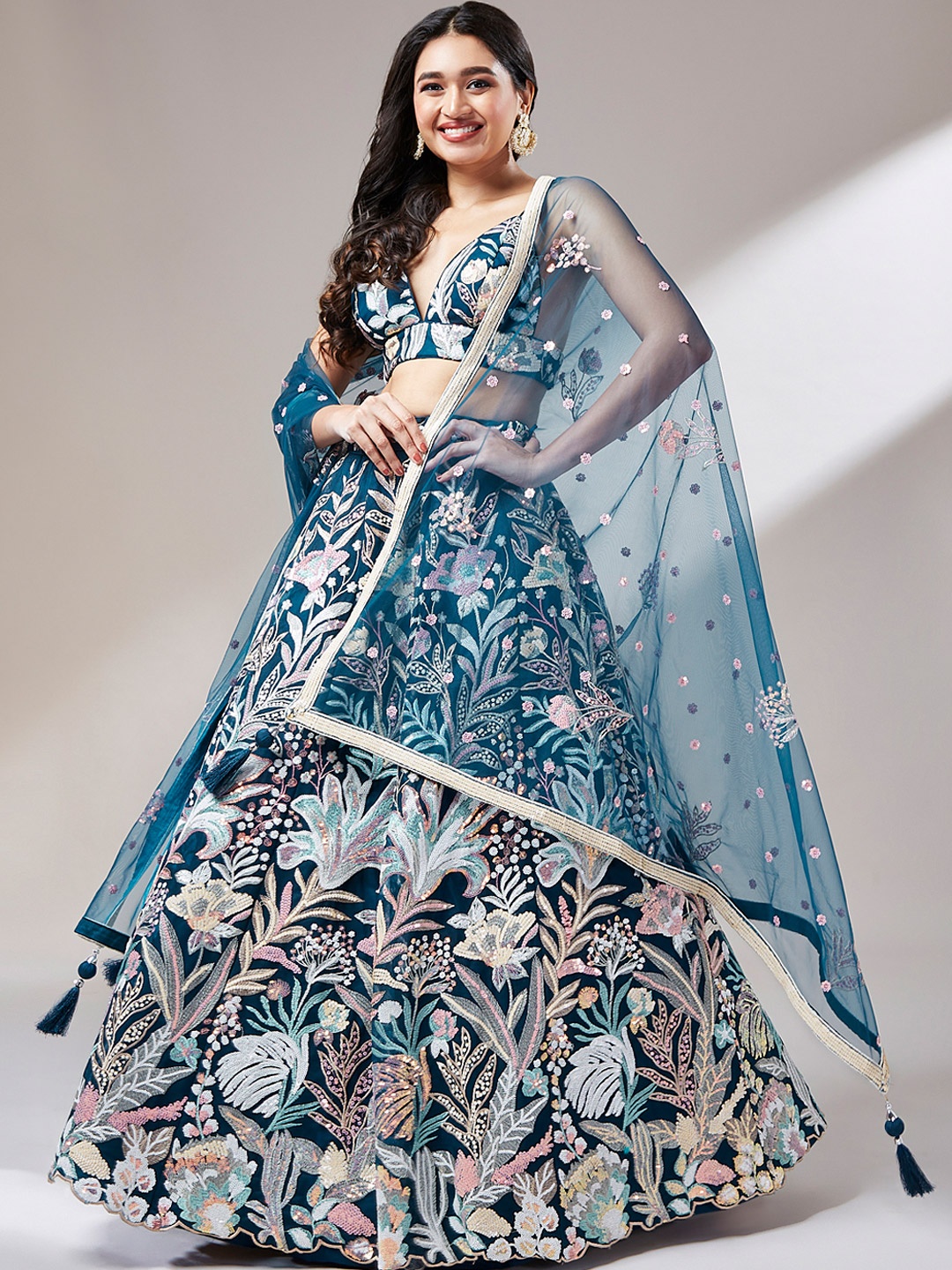 panchhi Embroidered Sequinned Semi-Stitched Lehenga & Unstitched Blouse With Dupatta, Navy blue
panchhi Embroidered Sequinned Semi-Stitched Lehenga & Unstitched Blouse With Dupatta, Navy blue