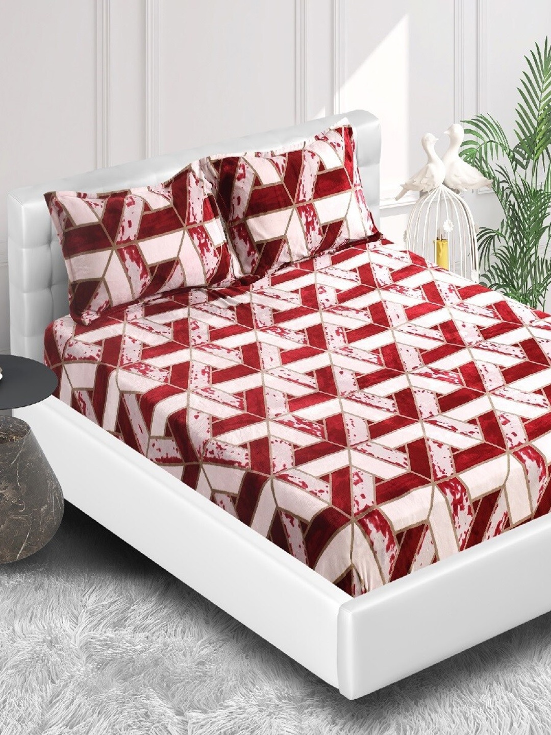Stylespace by Isha Red & White Geometric Printed Velvet 300 TC Fitted King Bedsheet Set
Stylespace by Isha Red & White Geometric Printed Velvet 300 TC Fitted King Bedsheet Set