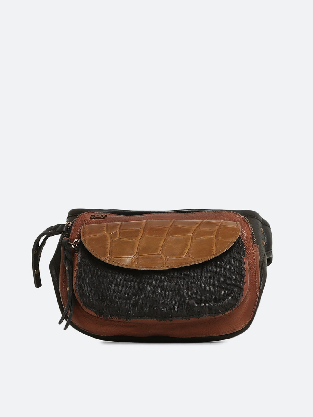 ART N VINTAGE Leather Textured Waist Pouch, Black
ART N VINTAGE Leather Textured Waist Pouch, Black