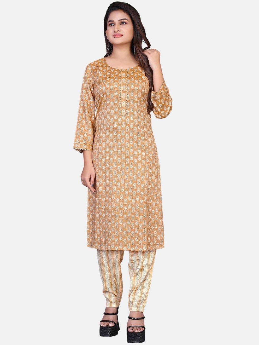 Pari THE FASHION STUDIO Floral Printed Regular Gotta Patti Kurta With Trousers, Mustard
Pari THE FASHION STUDIO Floral Printed Regular Gotta Patti Kurta With Trousers, Mustard