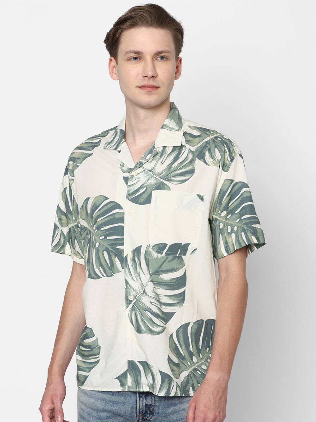 AMERICAN EAGLE OUTFITTERS Tropical Printed Pure Cotton Casual Shirt, Green
AMERICAN EAGLE OUTFITTERS Tropical Printed Pure Cotton Casual Shirt, Green