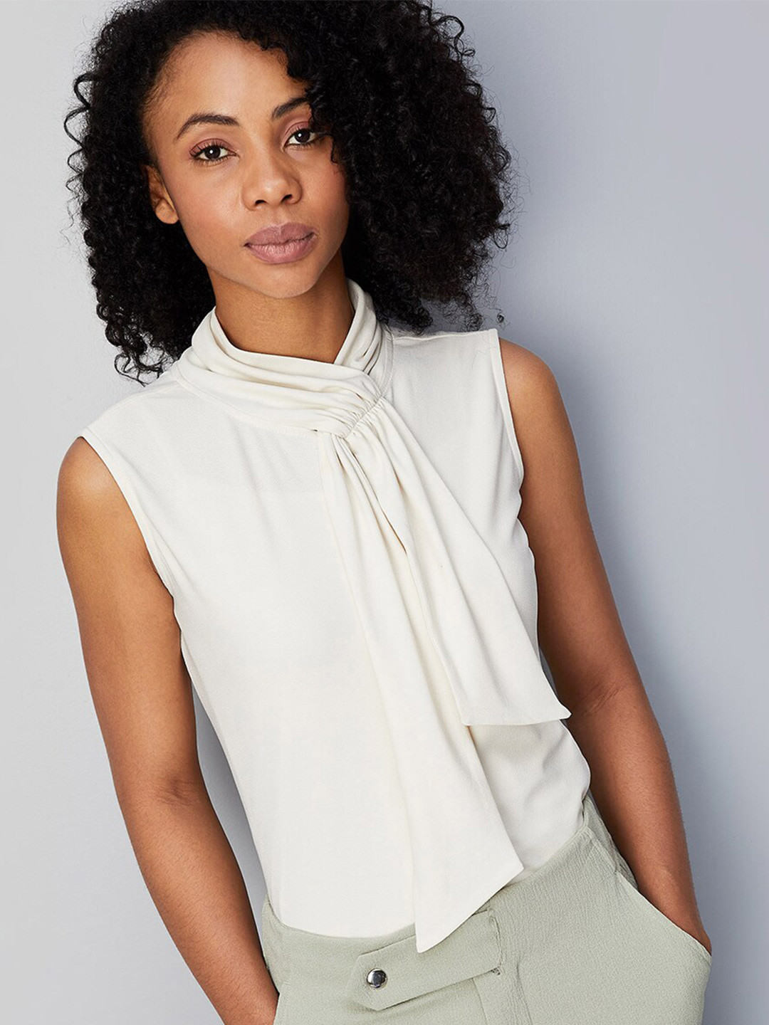 max Tie-Up Neck Regular Top, White
max Tie-Up Neck Regular Top, White