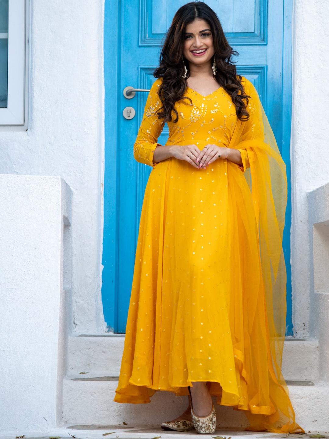 Label Shaurya Sanadhya Floral Mirror Work Anarkali Kurta & Trousers With Dupatta, Mustard
Label Shaurya Sanadhya Floral Mirror Work Anarkali Kurta & Trousers With Dupatta, Mustard