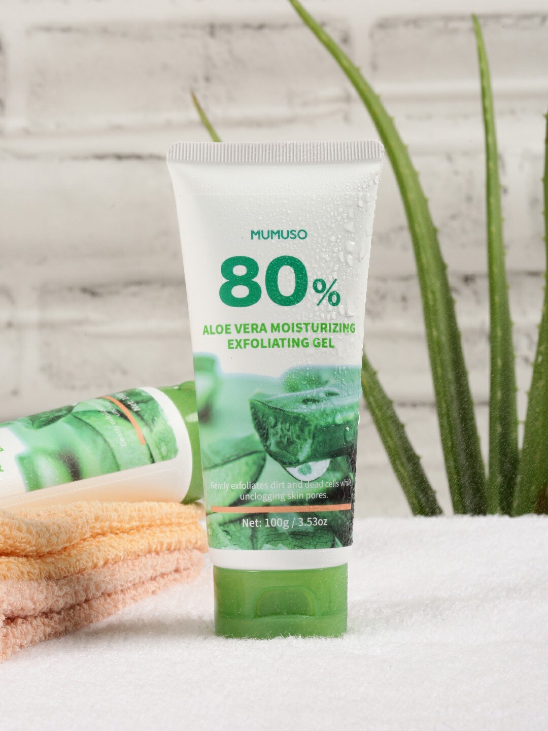 MUMUSO Set Of 2 Aloe Vera Moisturizing Gel & Charcoal Carbon Face Wash - 100ml Each, Green
MUMUSO Set Of 2 Aloe Vera Moisturizing Gel & Charcoal Carbon Face Wash - 100ml Each, Green