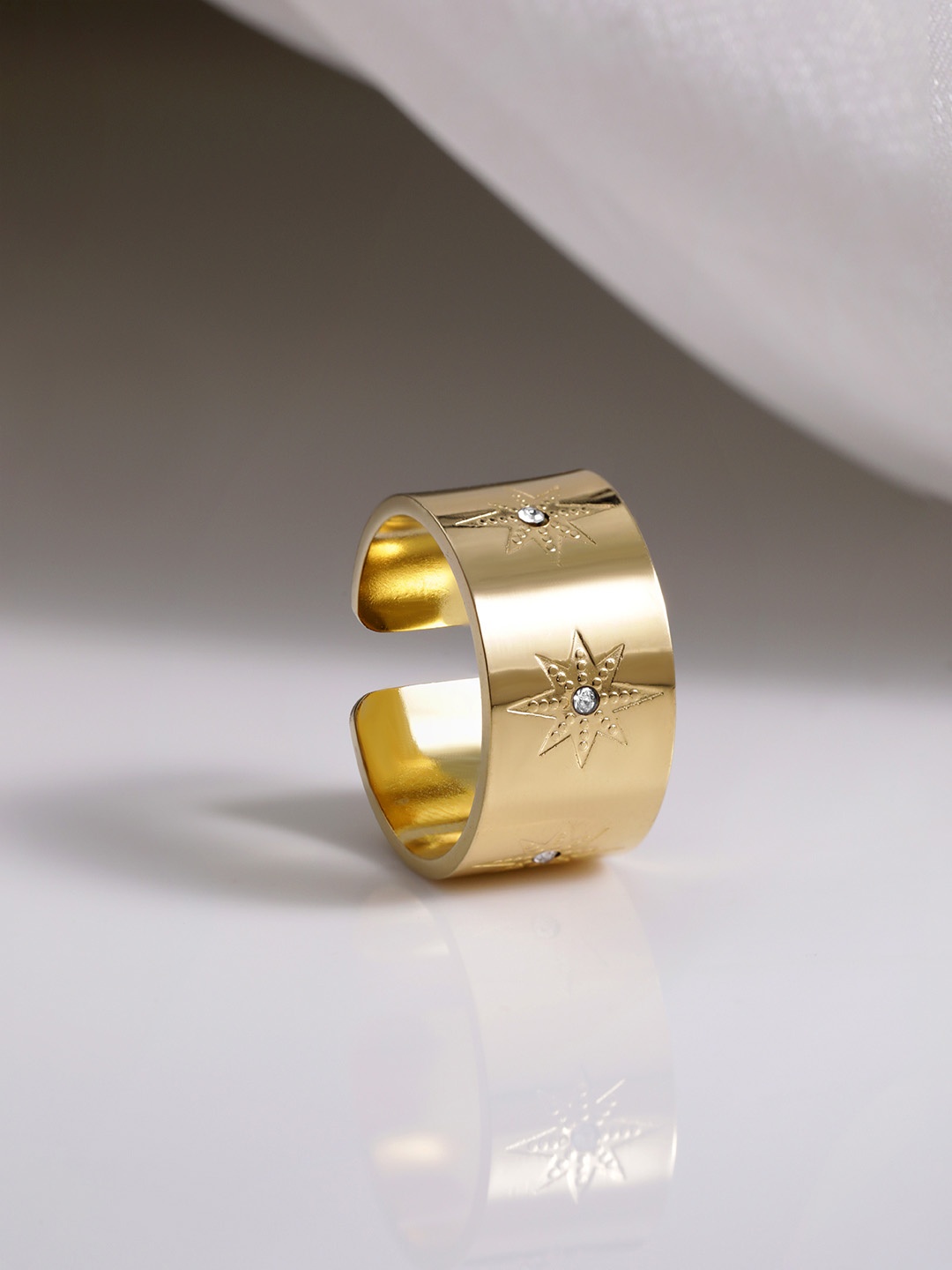 Rubans Voguish Gold-Plated Waterproof Starburst Textured Tarnish Free Adjustable Ring
Rubans Voguish Gold-Plated Waterproof Starburst Textured Tarnish Free Adjustable Ring