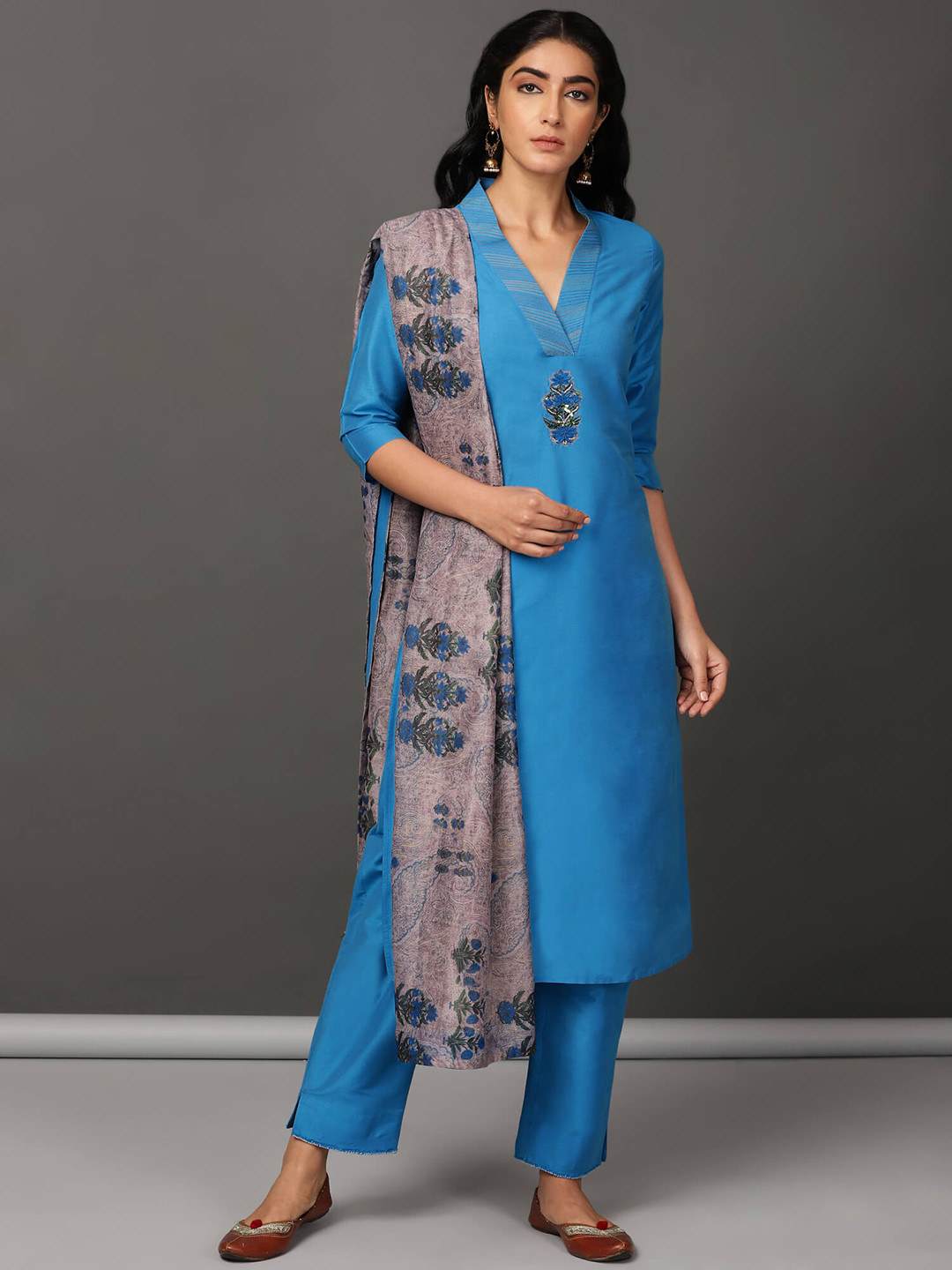 NUHH Floral Embroidered V-Neck Thread Work Kurta & Trousers With Dupatta, Blue
NUHH Floral Embroidered V-Neck Thread Work Kurta & Trousers With Dupatta, Blue