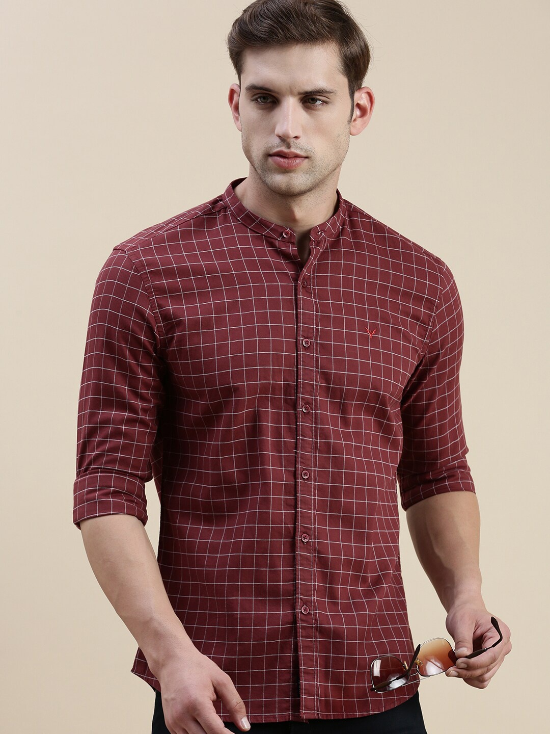 SHOWOFF Standard Slim Fit Grid Tattersall Checks Mandarin Collar Cotton Casual Shirt, Maroon
SHOWOFF Standard Slim Fit Grid Tattersall Checks Mandarin Collar Cotton Casual Shirt, Maroon