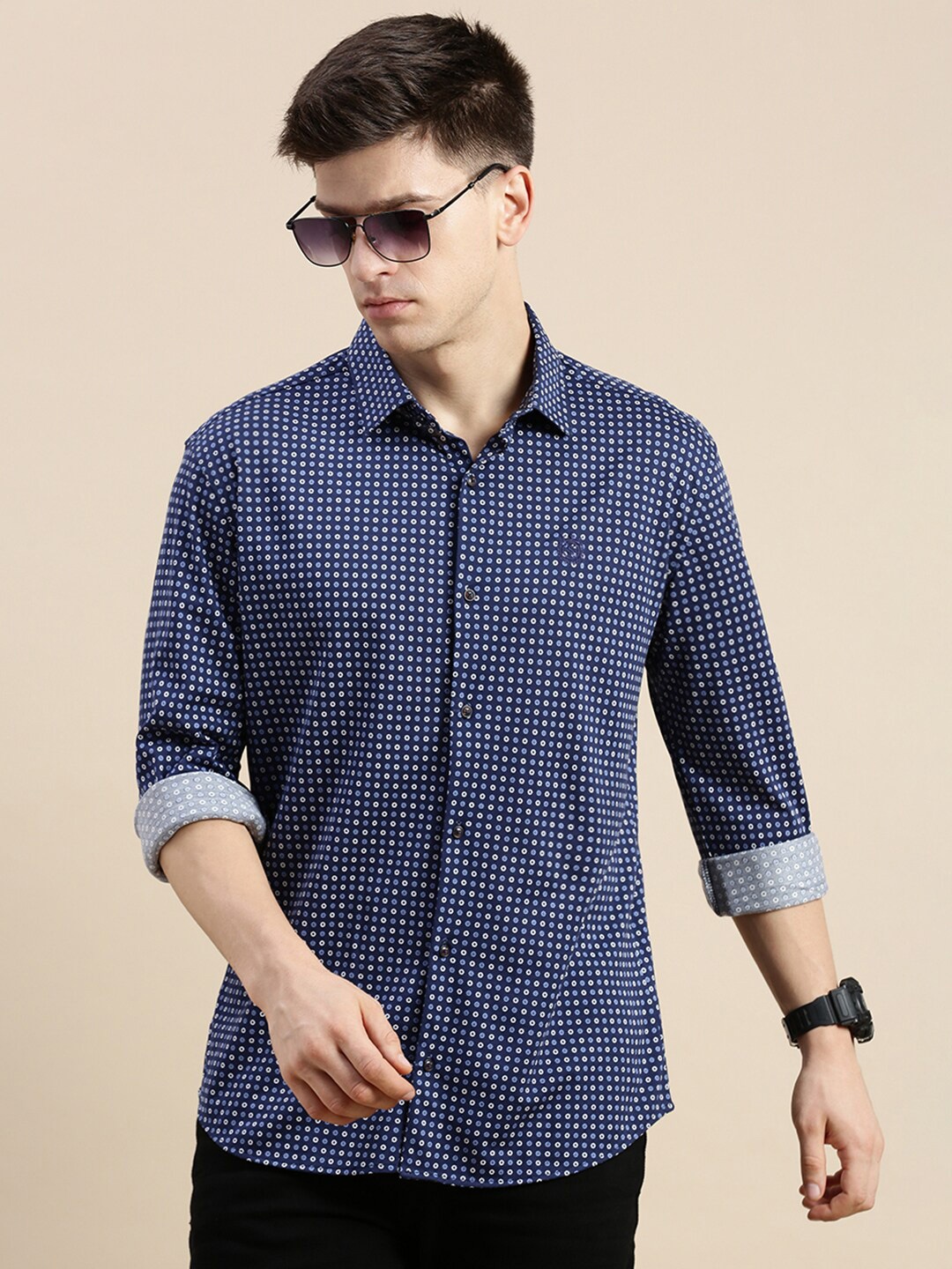 SHOWOFF Comfort Slim Fit Micro Ditsy Printed Spread Collar Cotton Casual Shirt, Navy blue
SHOWOFF Comfort Slim Fit Micro Ditsy Printed Spread Collar Cotton Casual Shirt, Navy blue