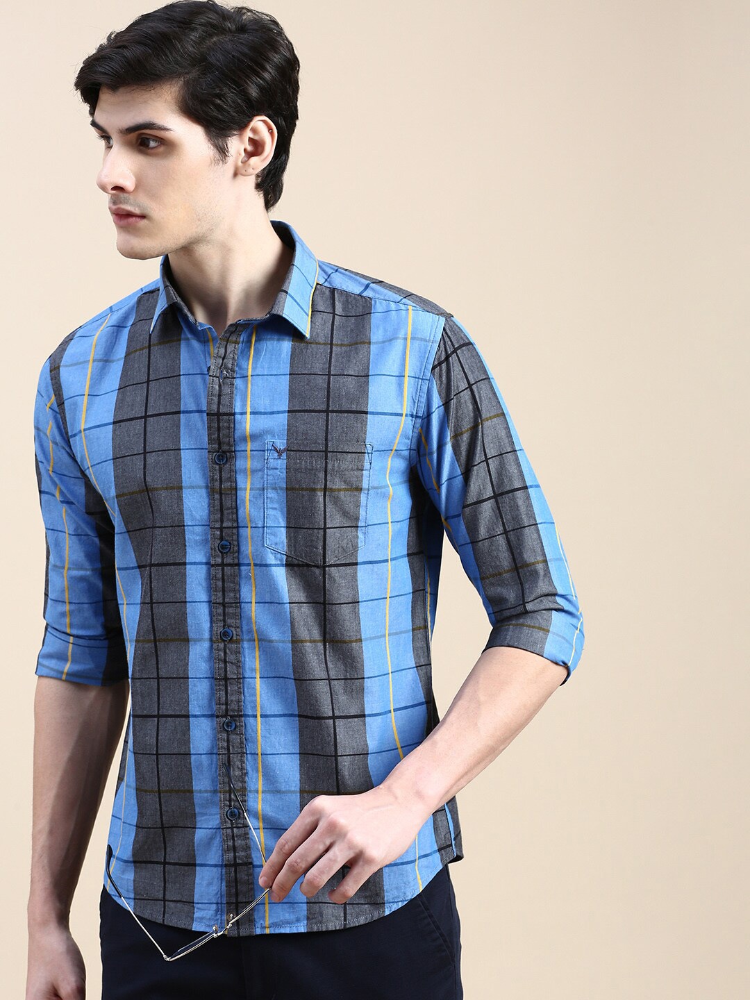 SHOWOFF Standard Slim Fit Tartan Checks Opaque Cotton Casual Shirt, Blue
SHOWOFF Standard Slim Fit Tartan Checks Opaque Cotton Casual Shirt, Blue