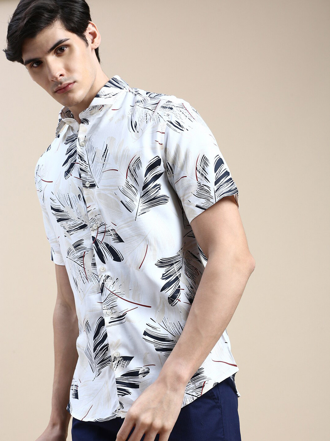 SHOWOFF Standard Slim Fit Tropical Printed Cotton Casual Shirt, White 
SHOWOFF Standard Slim Fit Tropical Printed Cotton Casual Shirt, White