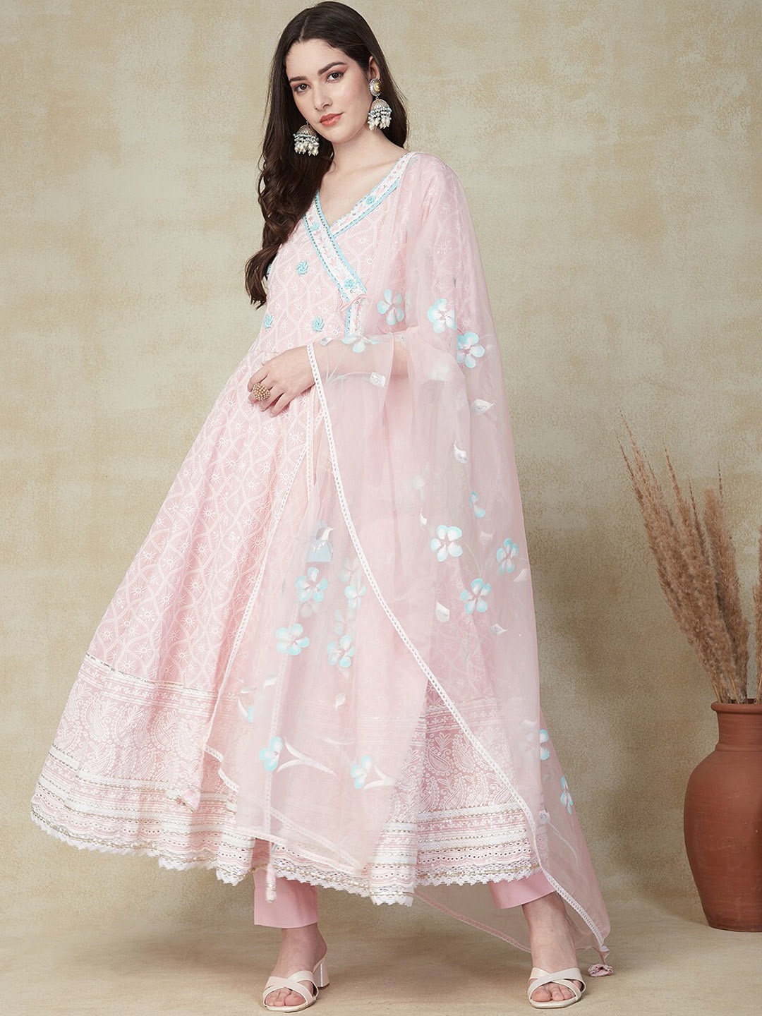 FASHOR Pink Ethnic Motifs Embroidered Chikankari Pure Cotton Kurta & Trousers With Dupatta
FASHOR Pink Ethnic Motifs Embroidered Chikankari Pure Cotton Kurta & Trousers With Dupatta