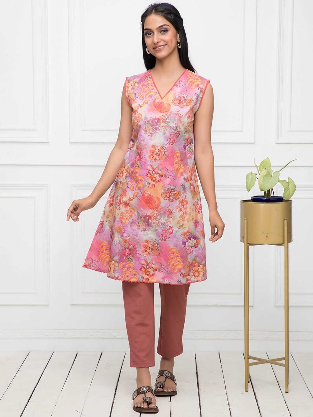 Sangria Pink Floral Printed V-Neck A-line Kurta