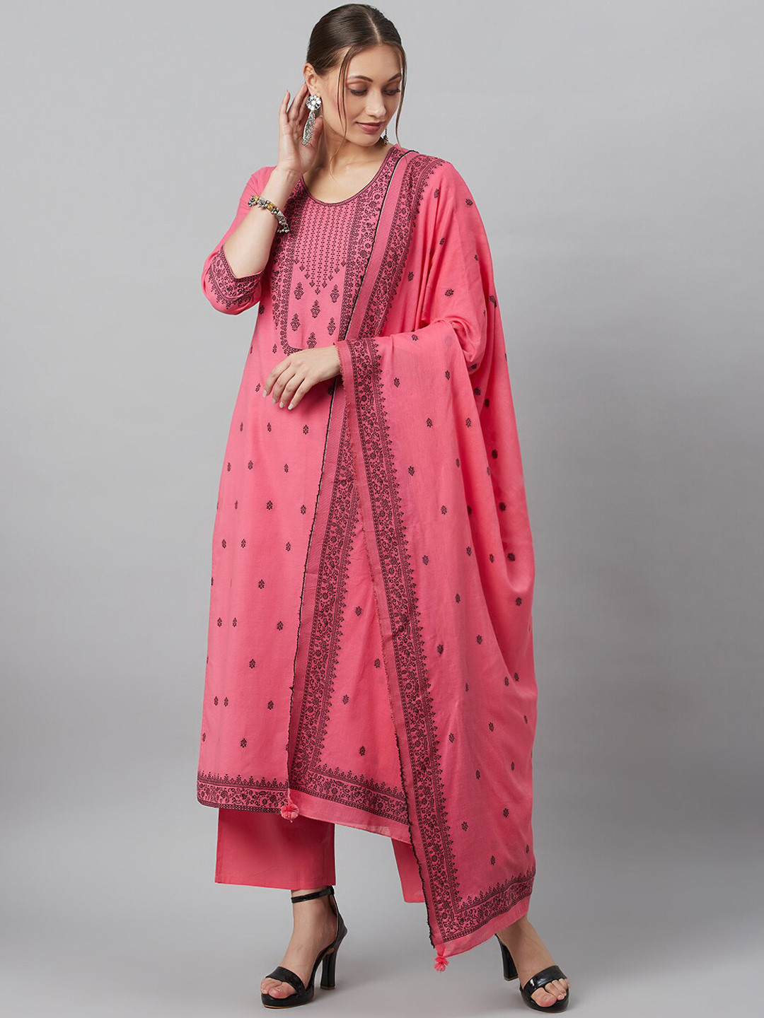 AKS Couture Ethnic Motifs Embroidered Round Neck Pure Cotton Kurta with Palazzos & Dupatta, Pink
AKS Couture Ethnic Motifs Embroidered Round Neck Pure Cotton Kurta with Palazzos & Dupatta, Pink