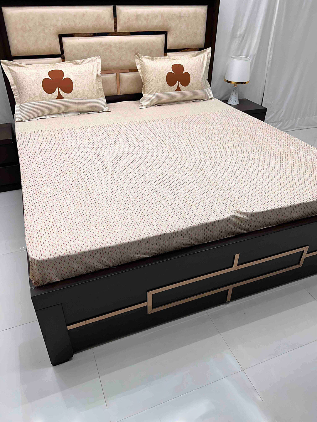 Pure Decor Lifestyle White & Pink Printed Cotton 380 TC King Bedsheet with 2 Pillow Covers
Pure Decor Lifestyle White & Pink Printed Cotton 380 TC King Bedsheet with 2 Pillow Covers