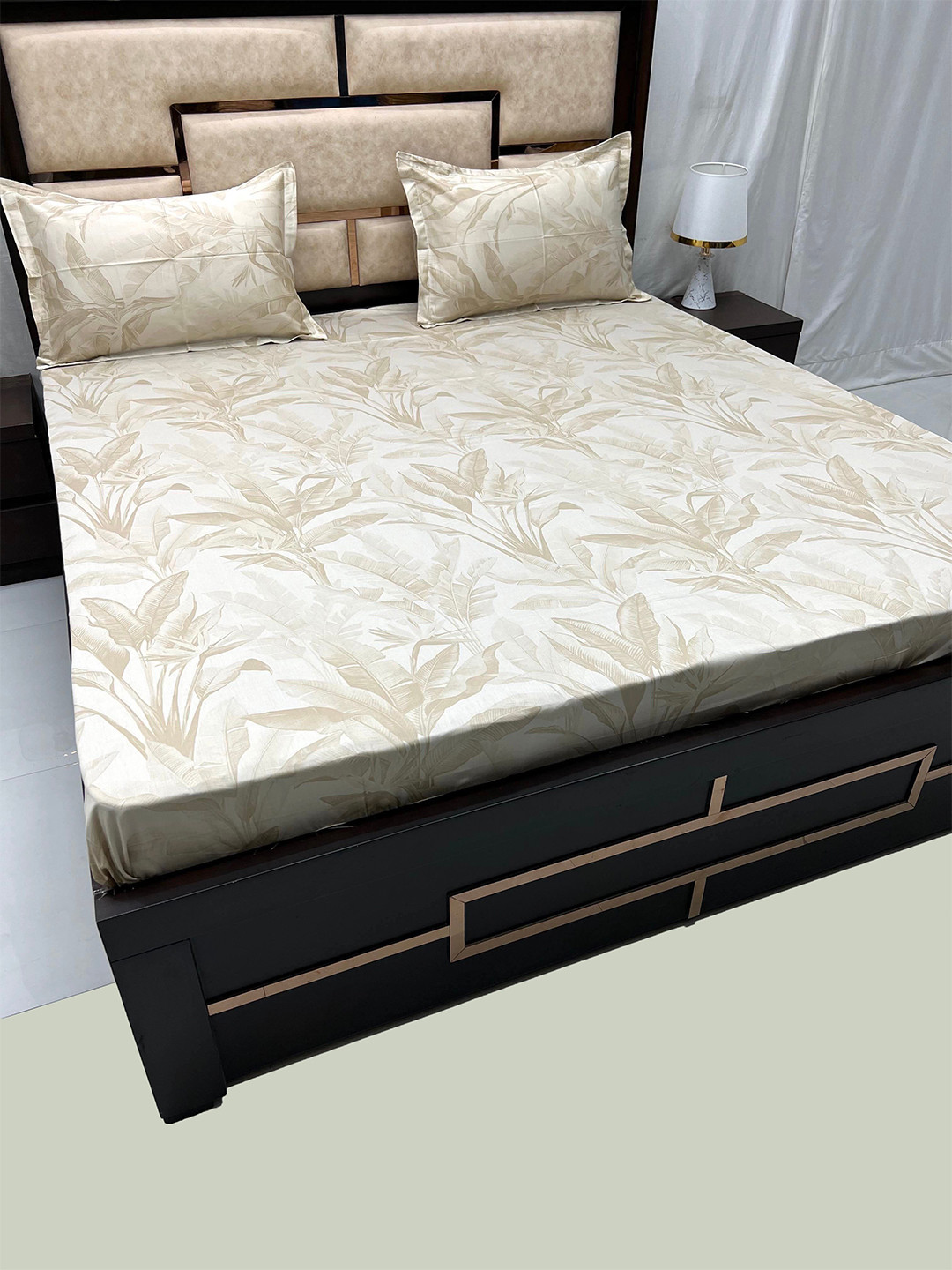 Pure Decor Royal Divine Beige Printed Cotton 400 TC King Bedsheet with 2 Pillow Covers, White 
Pure Decor Royal Divine Beige Printed Cotton 400 TC King Bedsheet with 2 Pillow Covers, White