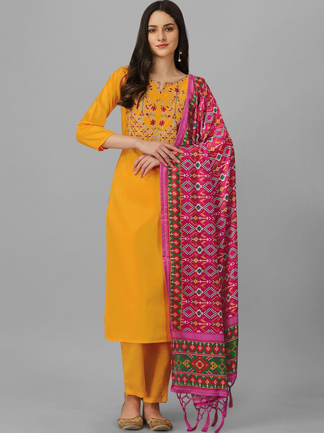 Nivah Fashion Ethnic Motifs Embroidered Thread Work Satin Kurta With Trousers & Dupatta, Yellow
Nivah Fashion Ethnic Motifs Embroidered Thread Work Satin Kurta With Trousers & Dupatta, Yellow