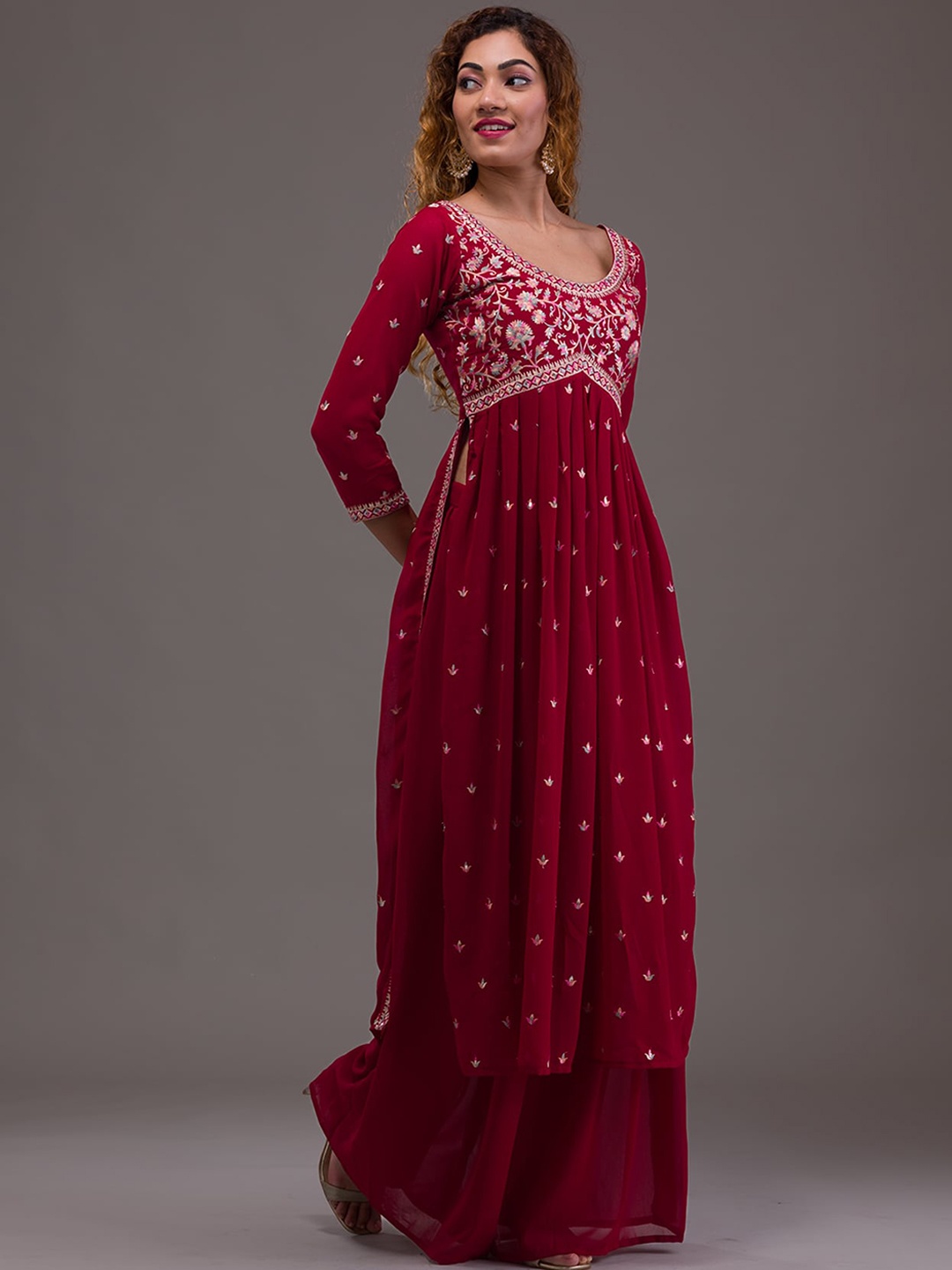 Koskii Ethnic Motifs Embroidered High Slit Thread Work Kurta with Palazzos & Dupatta, Maroon
Koskii Ethnic Motifs Embroidered High Slit Thread Work Kurta with Palazzos & Dupatta, Maroon