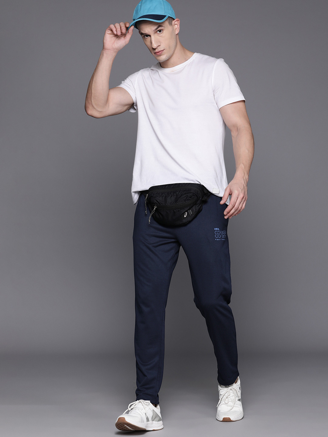 HRX by Hrithik Roshan Men Lifestyle Track Pants, Navy blue
HRX by Hrithik Roshan Men Lifestyle Track Pants, Navy blue