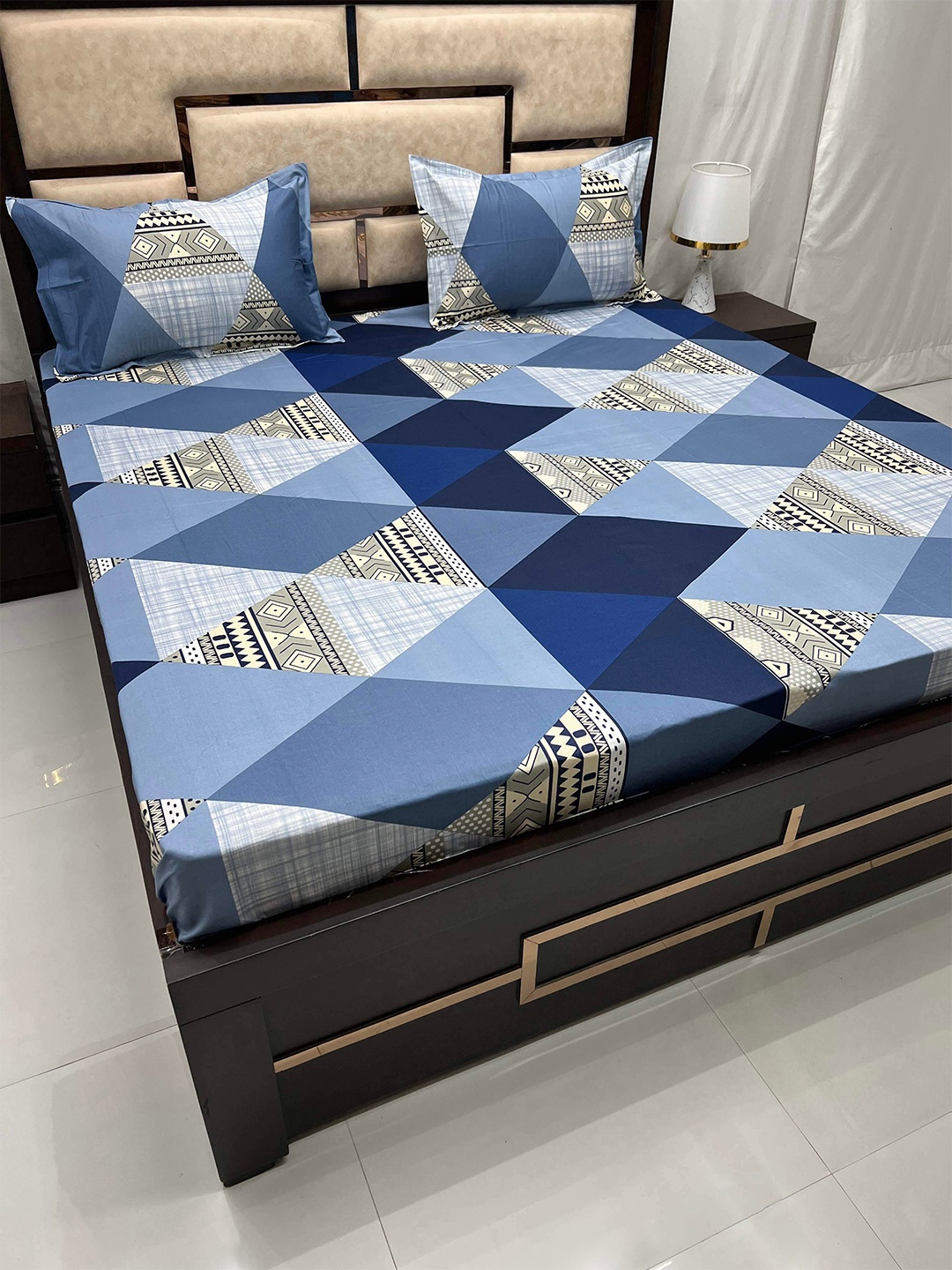 Pure Decor Velar Sib Blue Printed Pure Cotton 380 TC King Bedsheet With 2 Pillow Covers
Pure Decor Velar Sib Blue Printed Pure Cotton 380 TC King Bedsheet With 2 Pillow Covers