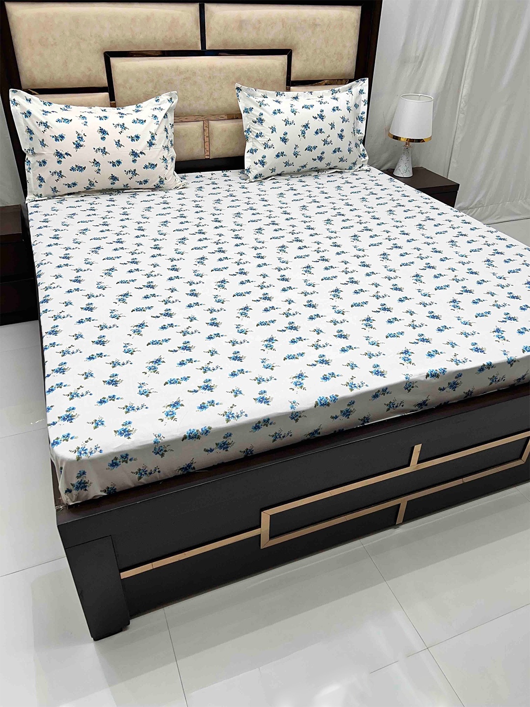 Pure Decor Villa White & Blue Floral Pure Cotton 380 TC King Bedsheet with 2 Pillow Covers
Pure Decor Villa White & Blue Floral Pure Cotton 380 TC King Bedsheet with 2 Pillow Covers