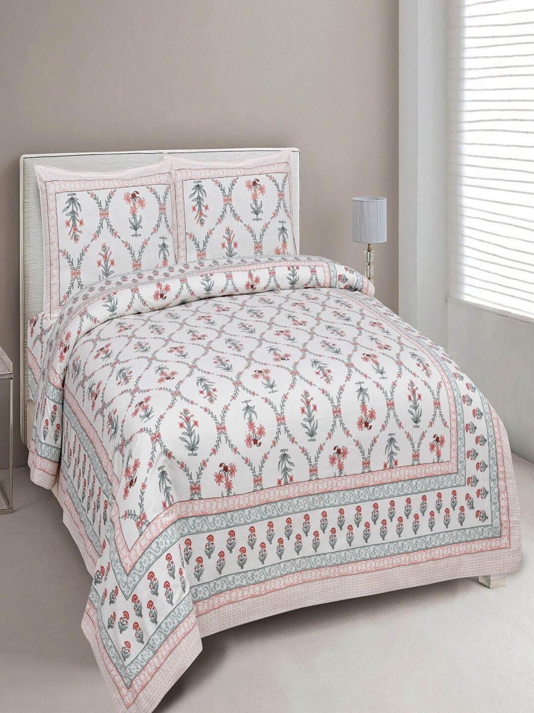 UNIQCHOICE White & Peach-Coloured Printed Cotton 180 TC King Bedsheet with 2 Pillow Covers
UNIQCHOICE White & Peach-Coloured Printed Cotton 180 TC King Bedsheet with 2 Pillow Covers