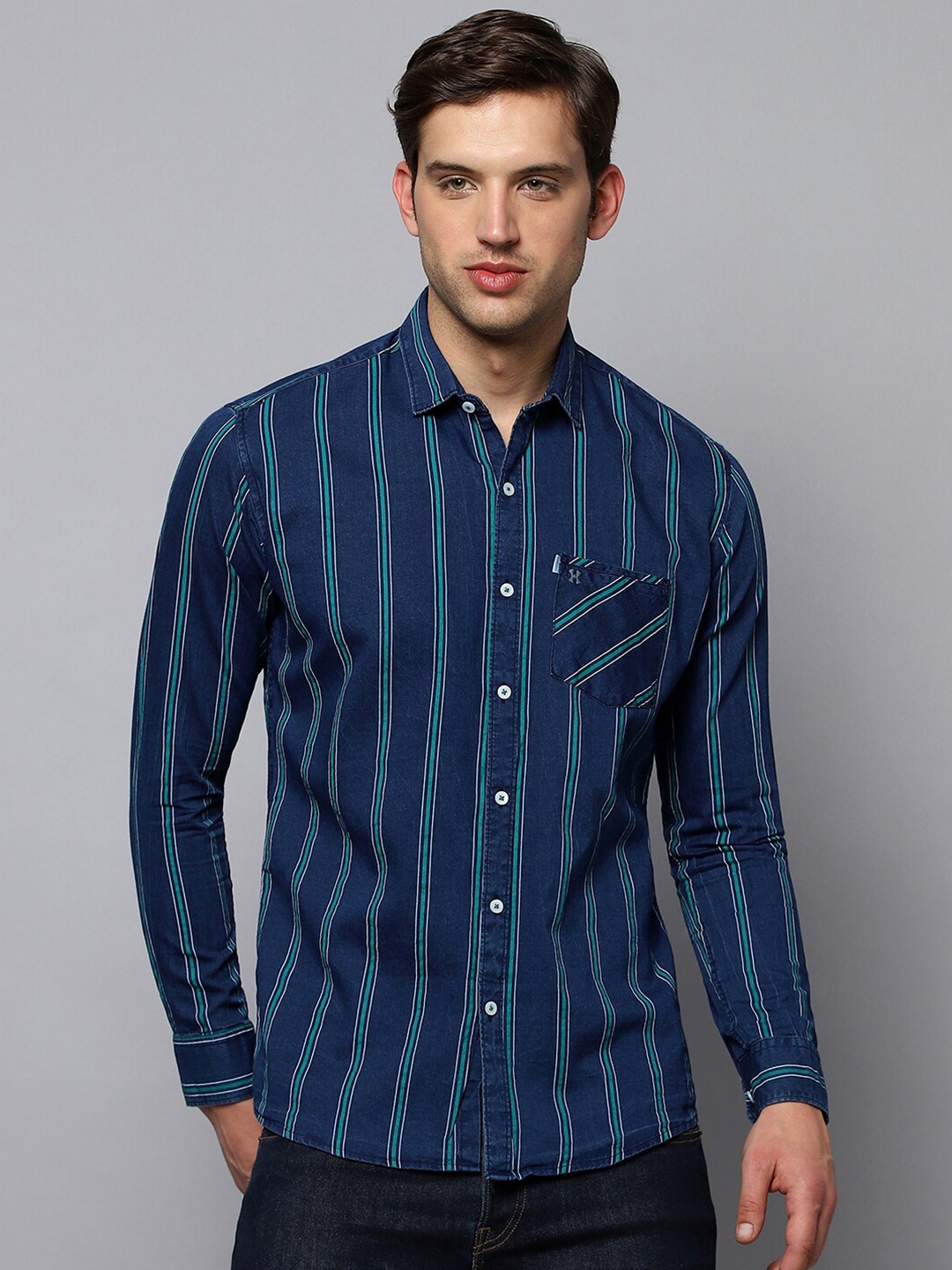 Hatcher's Slim Fit Vertical Stripes Denim Spread Collar Organic Cotton Casual Shirt, Green
Hatcher's Slim Fit Vertical Stripes Denim Spread Collar Organic Cotton Casual Shirt, Green
