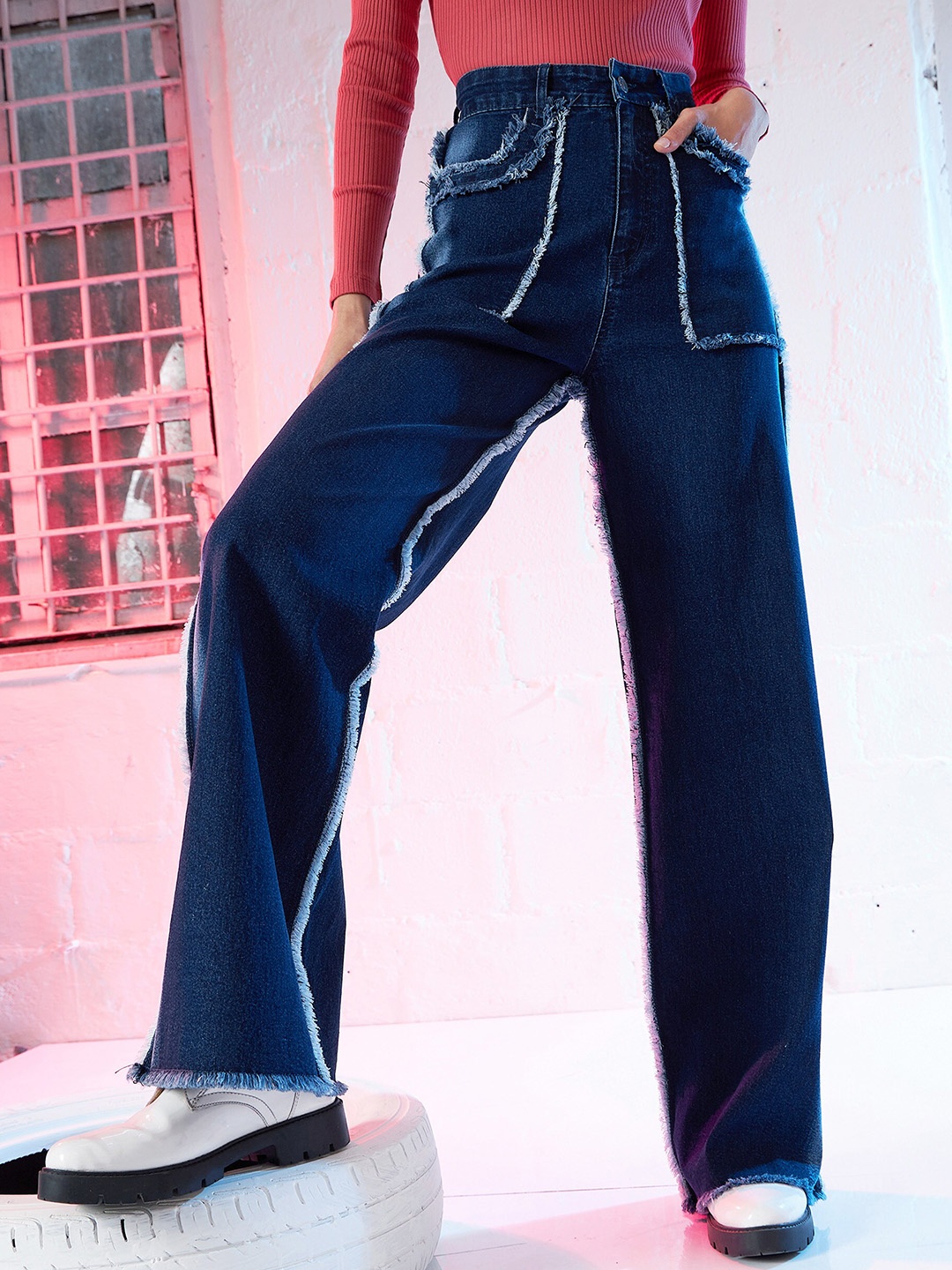 SASSAFRAS Women Blue Straight Fit High-Rise Clean Look Stretchable Frayed Denim Jeans
SASSAFRAS Women Blue Straight Fit High-Rise Clean Look Stretchable Frayed Denim Jeans