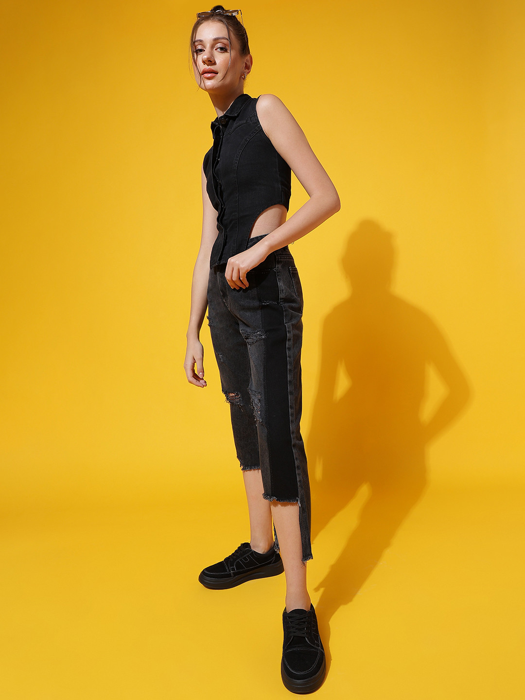 Belliskey Women Boyfriend Fit High-Rise Mildly Distressed Light Fade Denim Jeans, Black
Belliskey Women Boyfriend Fit High-Rise Mildly Distressed Light Fade Denim Jeans, Black