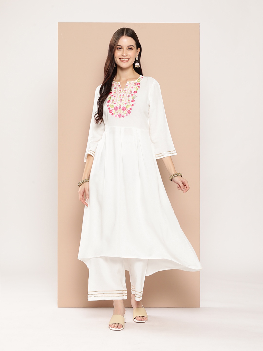 HERE&NOW Floral Embroidered Gotta-Patti Detailed High-Low Kurta with Trousers, White
HERE&NOW Floral Embroidered Gotta-Patti Detailed High-Low Kurta with Trousers, White