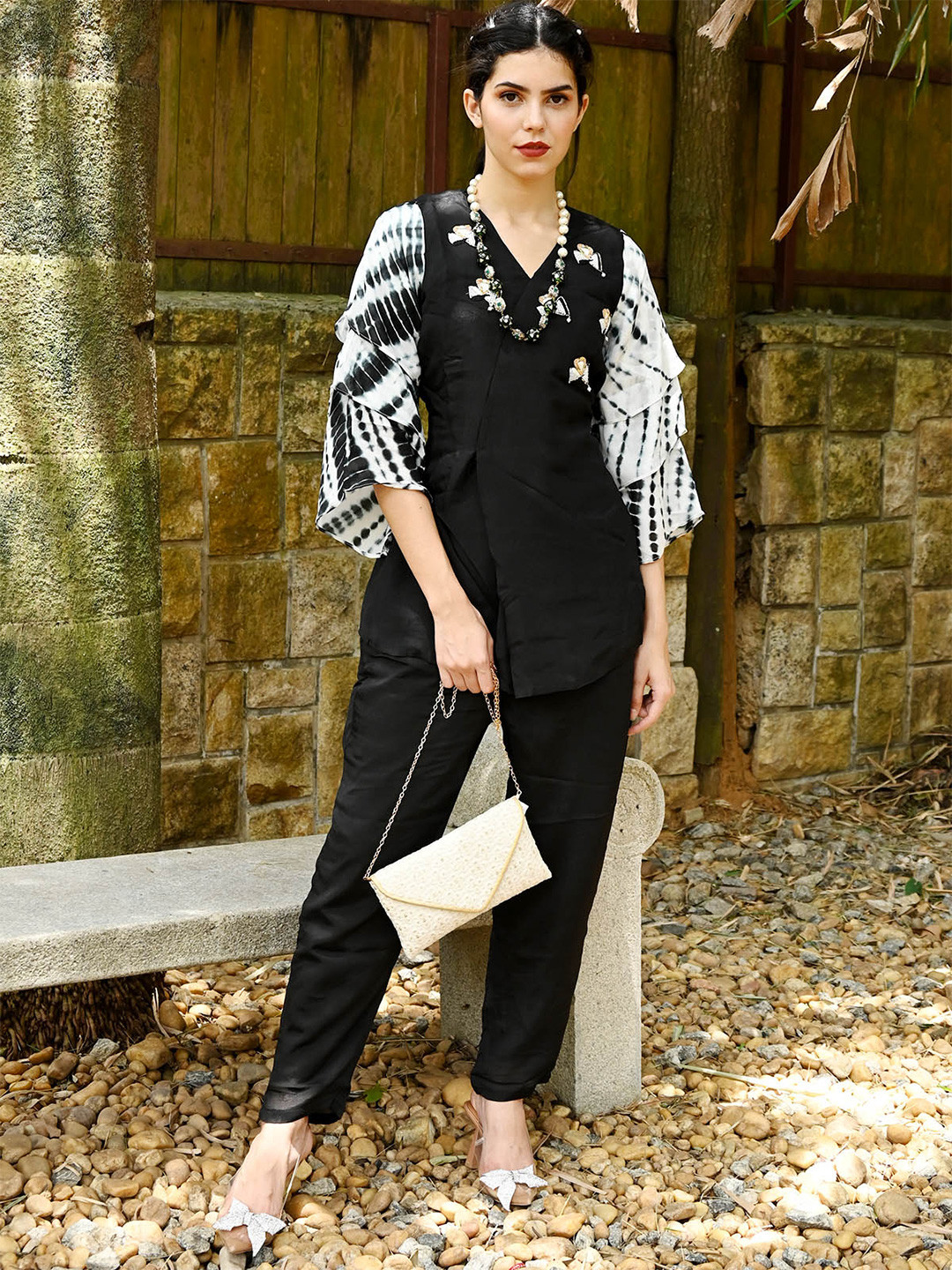 ODETTE Dyed V-Neck Three-Quarter Sleeve Viscose Rayon Co-Ords, Black
ODETTE Dyed V-Neck Three-Quarter Sleeve Viscose Rayon Co-Ords, Black