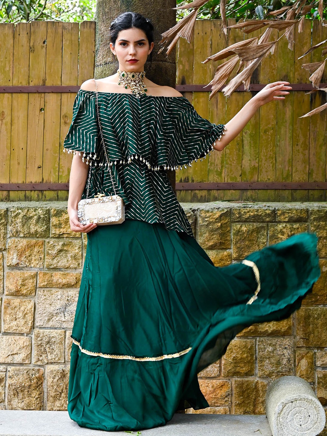 ODETTE Embellished Off-Shoulder Cape Sleeves Sequinned Detailed Maxi Ethnic Dress, Green
ODETTE Embellished Off-Shoulder Cape Sleeves Sequinned Detailed Maxi Ethnic Dress, Green