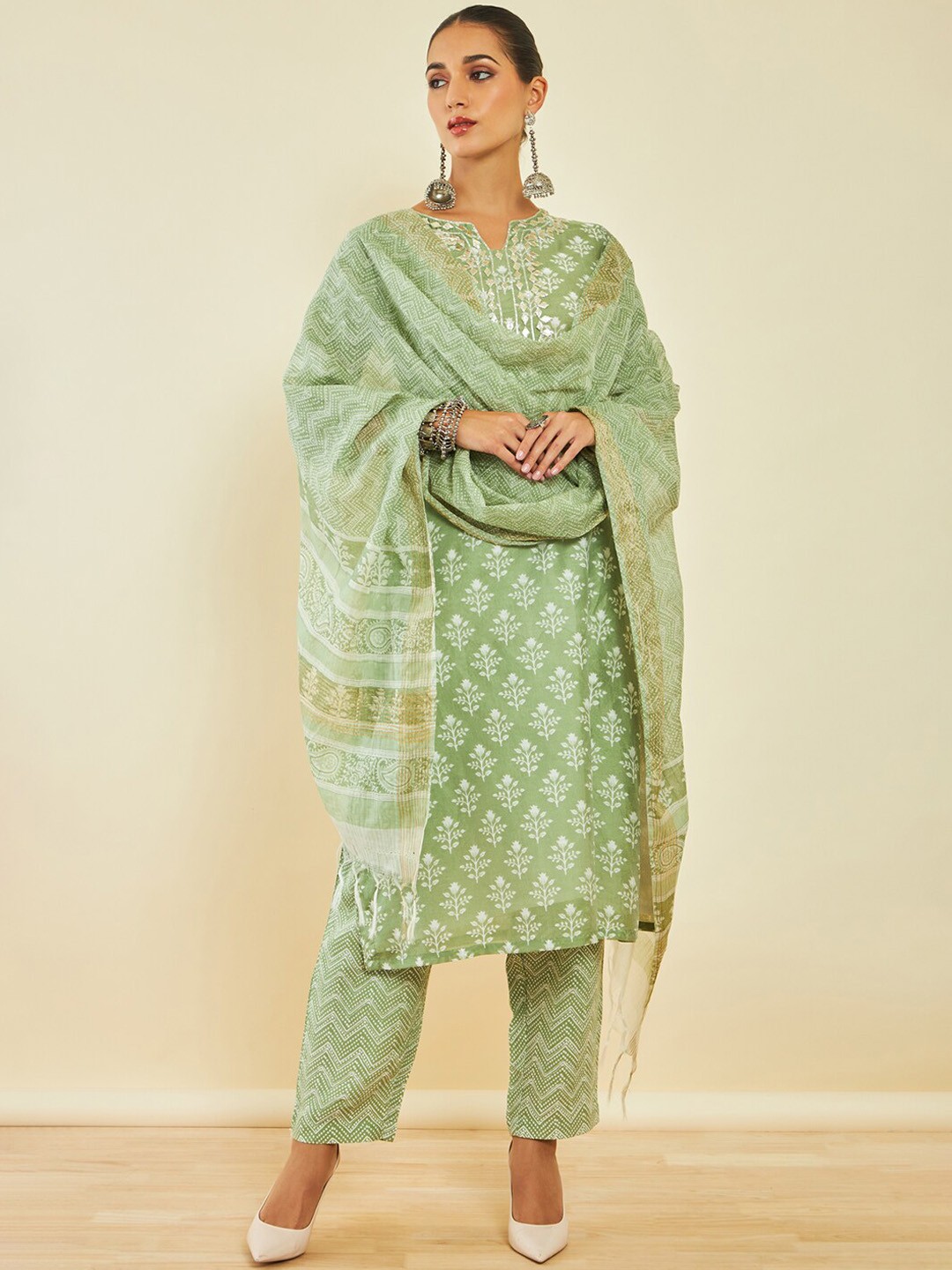 Soch Floral Printed Regular Gotta Patti Chanderi Silk Kurta With Trousers & Dupatta, Green
Soch Floral Printed Regular Gotta Patti Chanderi Silk Kurta With Trousers & Dupatta, Green