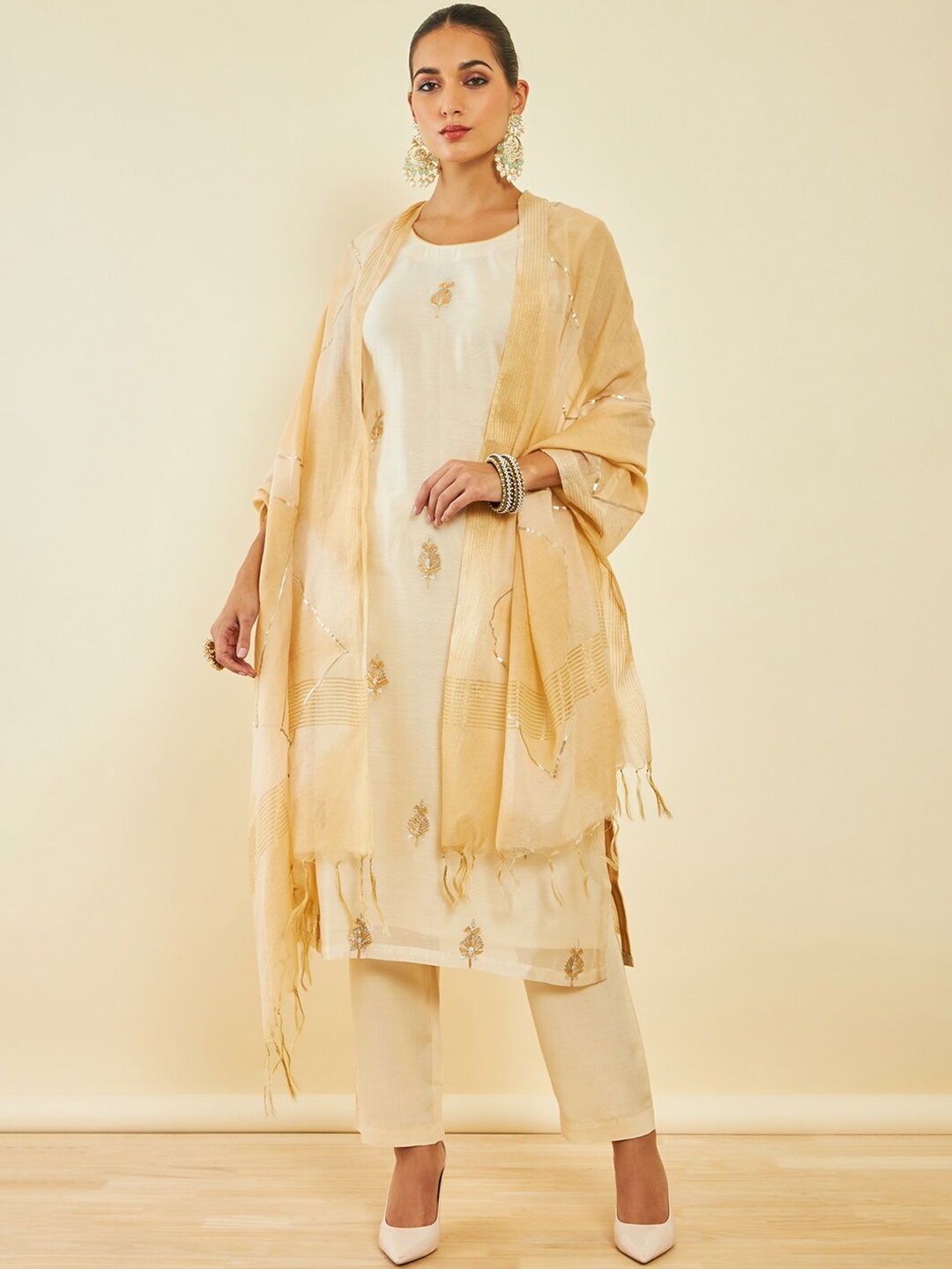 Soch Ethnic Motifs Embroidered Gotta Patti Chanderi Silk Kurta With Trousers & Dupatta, Cream
Soch Ethnic Motifs Embroidered Gotta Patti Chanderi Silk Kurta With Trousers & Dupatta, Cream