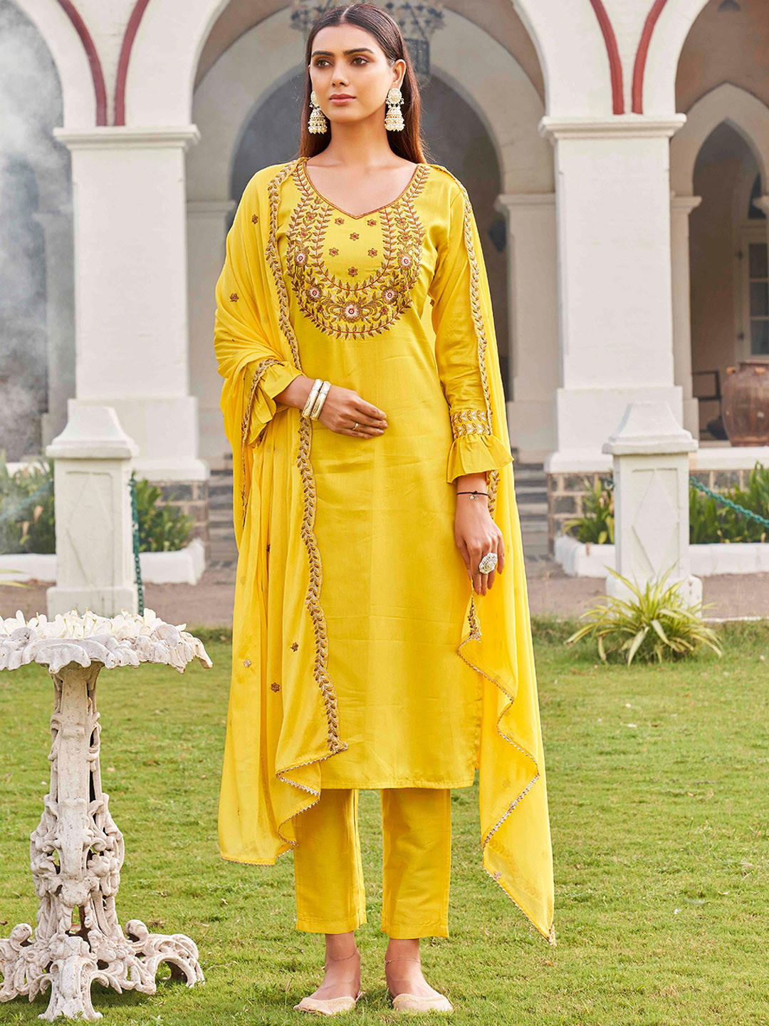 Tikhi Imli Yellow Floral Embroidered Regular Pure Cotton Kurta & Trousers With Dupatta
Tikhi Imli Yellow Floral Embroidered Regular Pure Cotton Kurta & Trousers With Dupatta